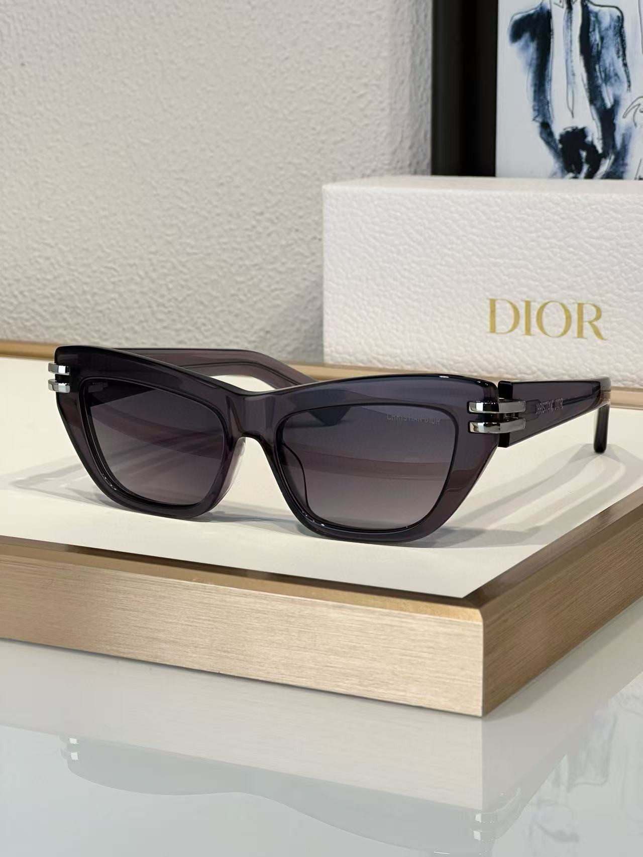 D10r Glasses