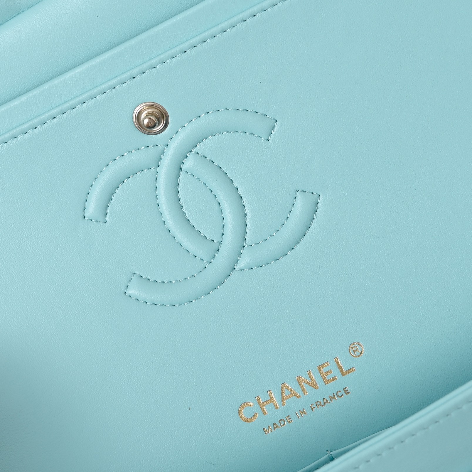 Ch**el classic flap handbag sky blue lambskin with light gold hardware a01113 23x14.5x6cm