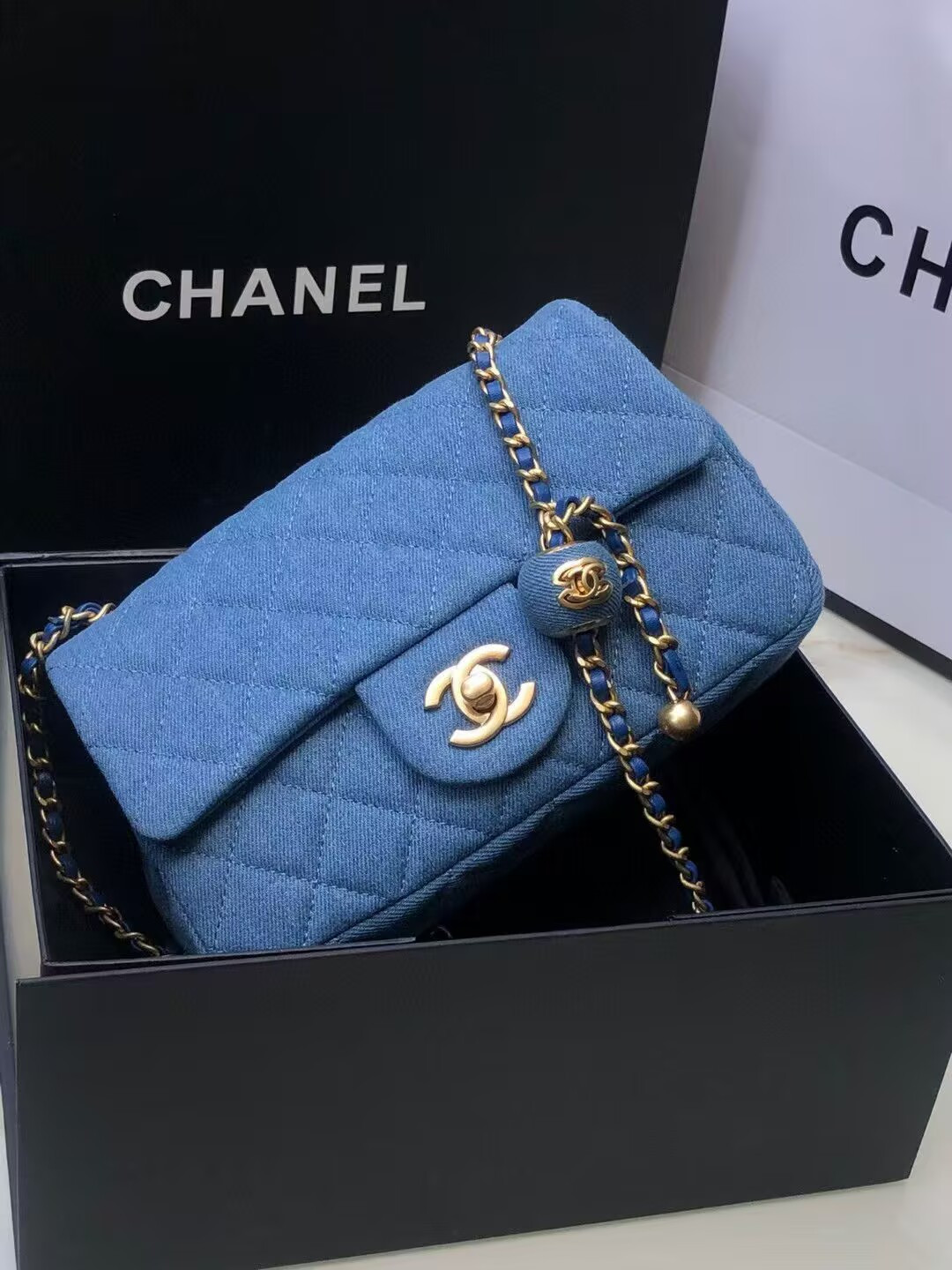 ch**el De*1m quilted flap bag 20x13x7cm