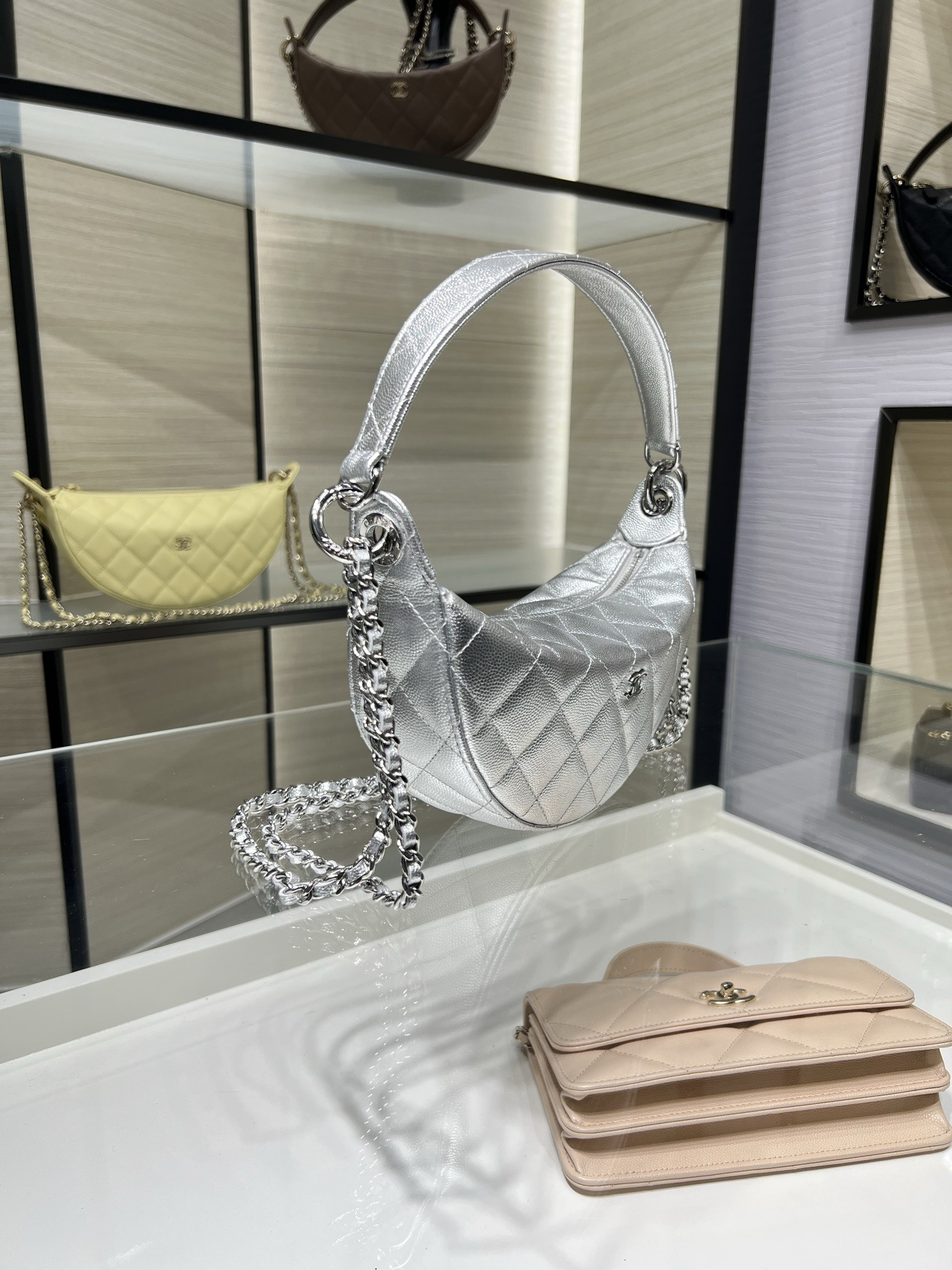 Ch**el clutch with chain silver hardware ap5094 15x22x6cm