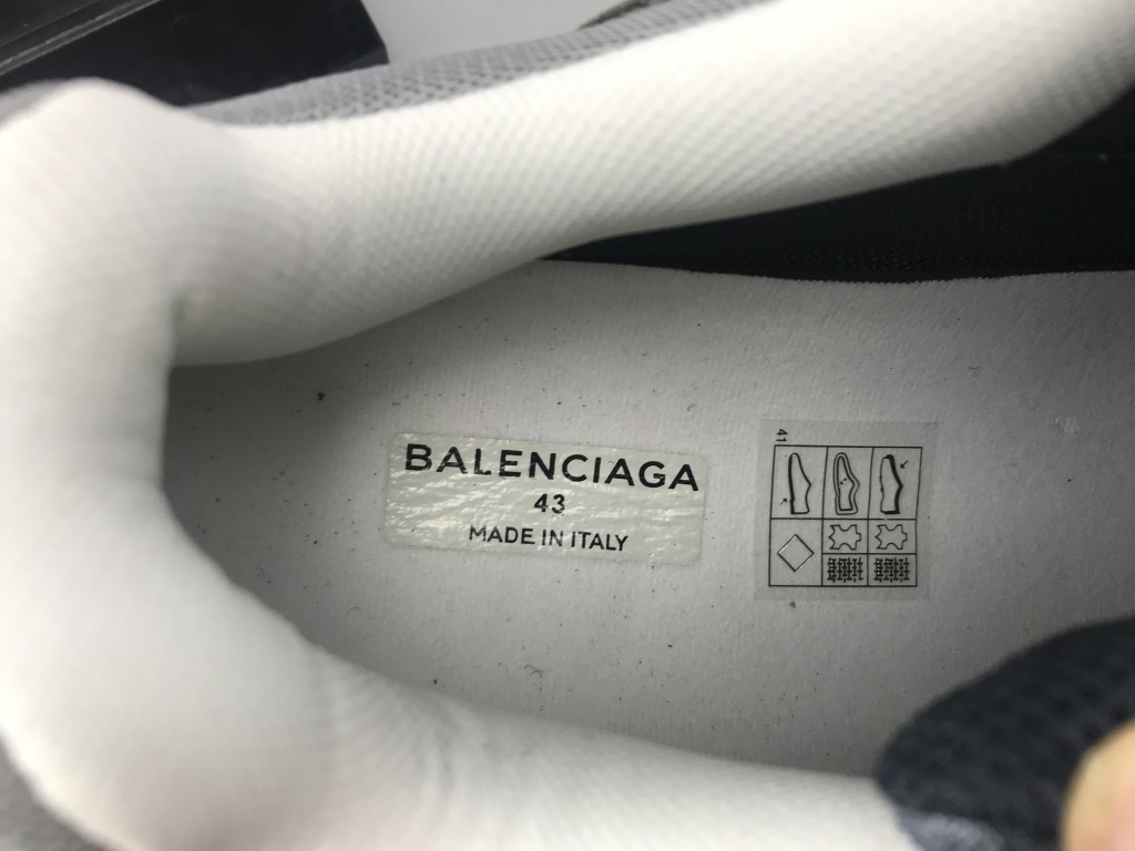 UA PARIS TRIPLE S TRAINER GREY