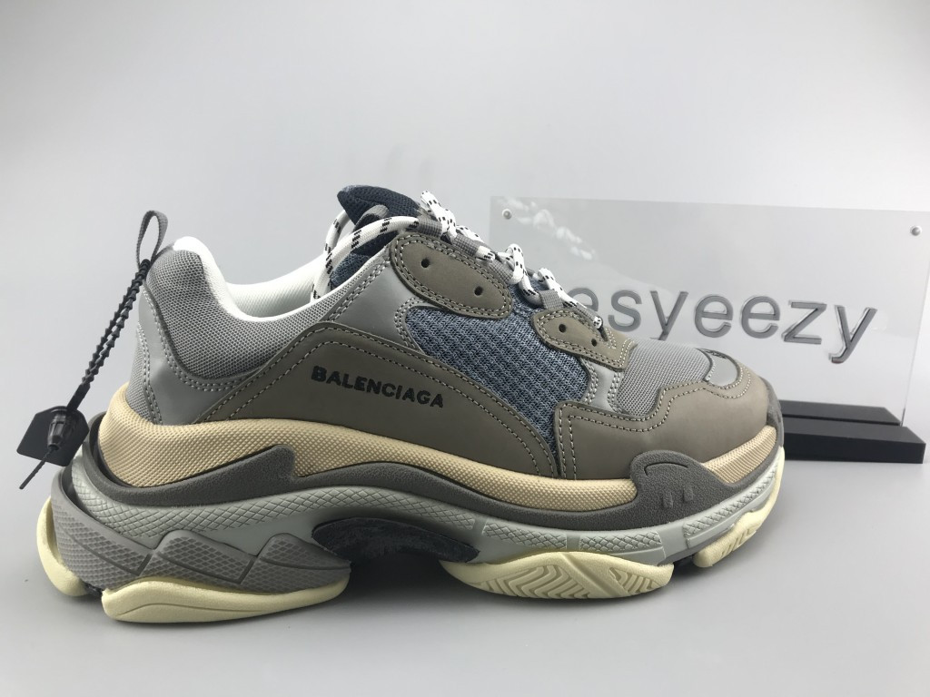 UA PARIS TRIPLE S TRAINER GREY