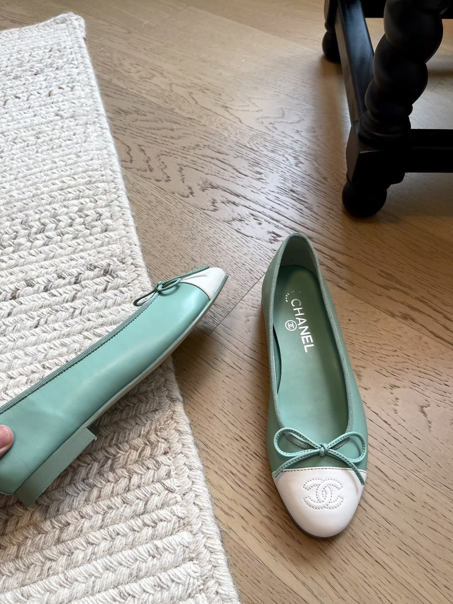ua Ch**el ballet flats