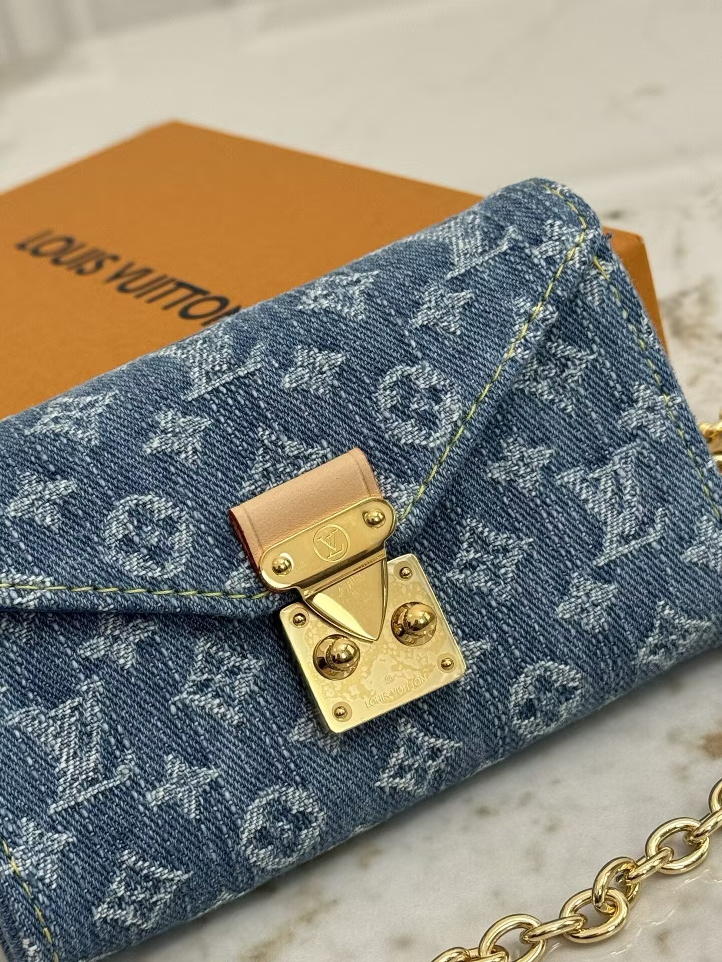 LV Pouch Metis Belt M4622Z 13.5x8cm