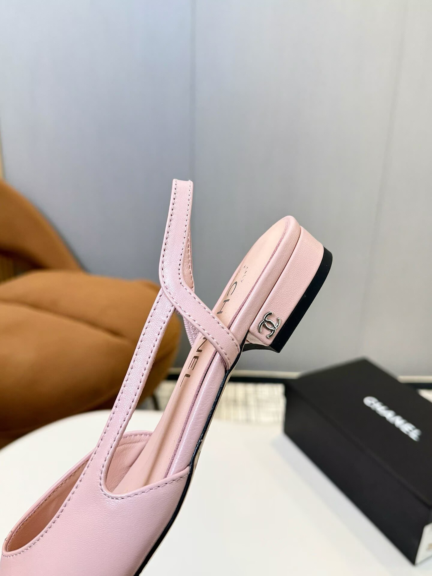 ua Ch**el slingbacks flat