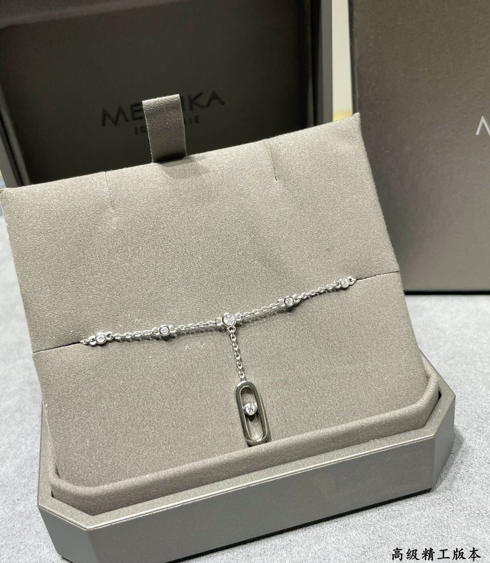 Mes1kaa vertical polished single d1am0nd moving bracelet