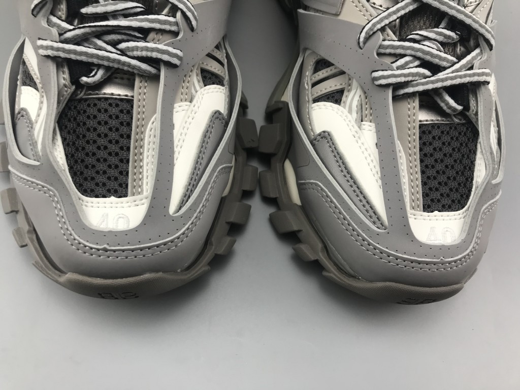 UA TRACK TRAINERS IN GREY AND WHITE MESH AND NYLON