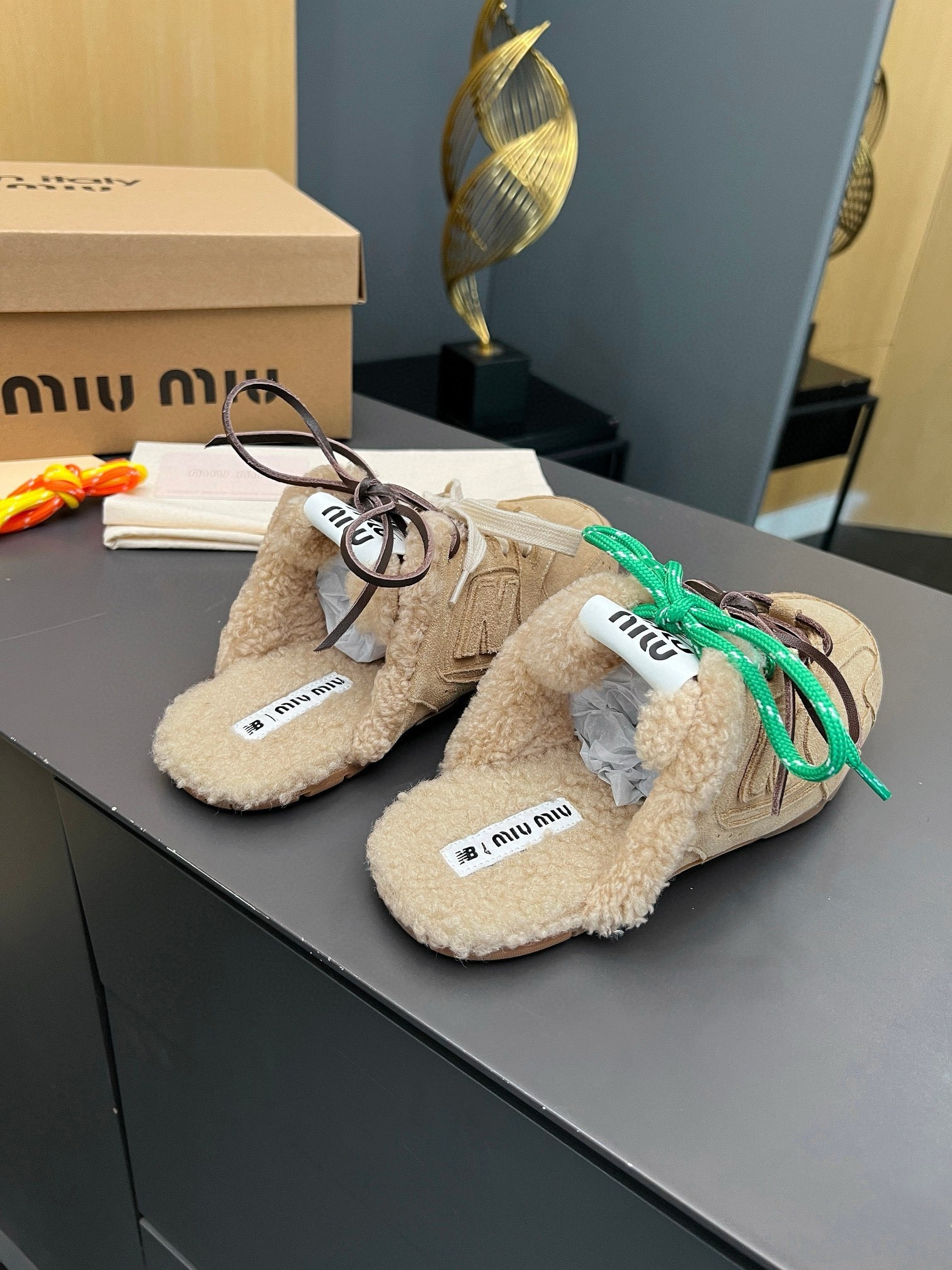 ua new Ba1an*e x m1v m1v 530 sl suede sneaker mules