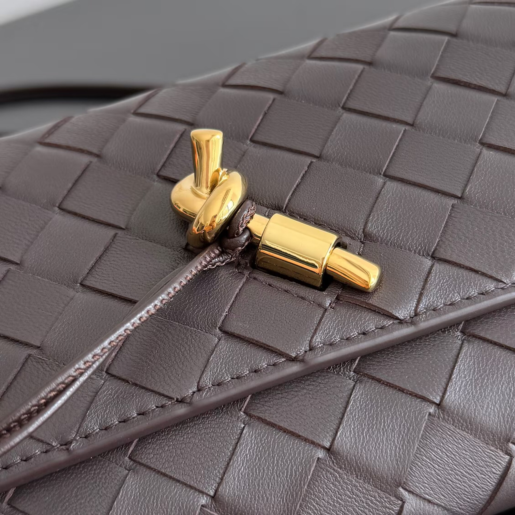 b0tte*a Ven*ta andiamo pouch on strap 19x12.6x2cm