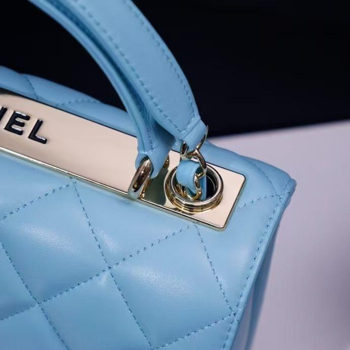 Ch**el flap bag with top handle 17x25x12cm