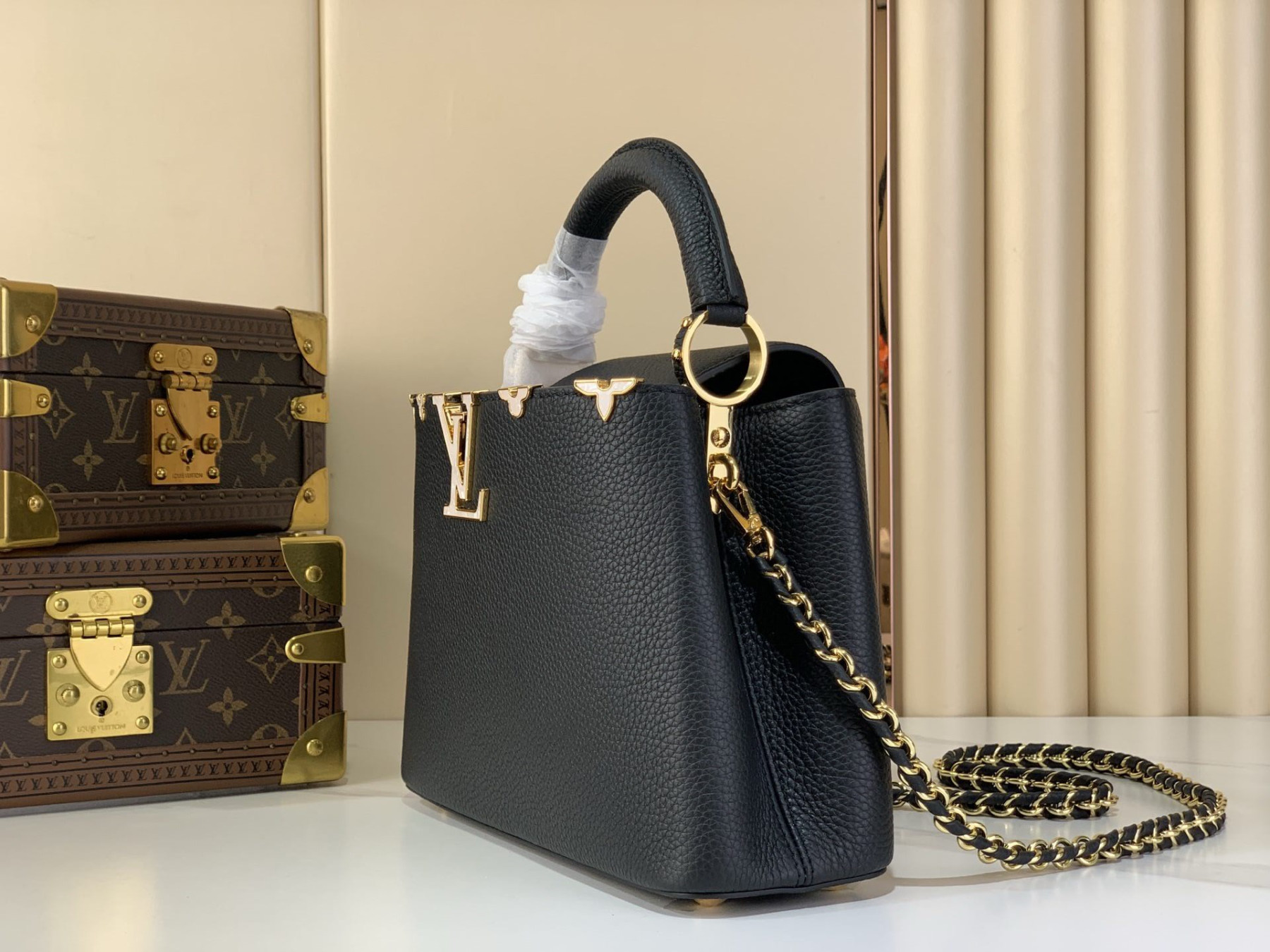 LV Capucines BB M25404 27x17.3x9cm