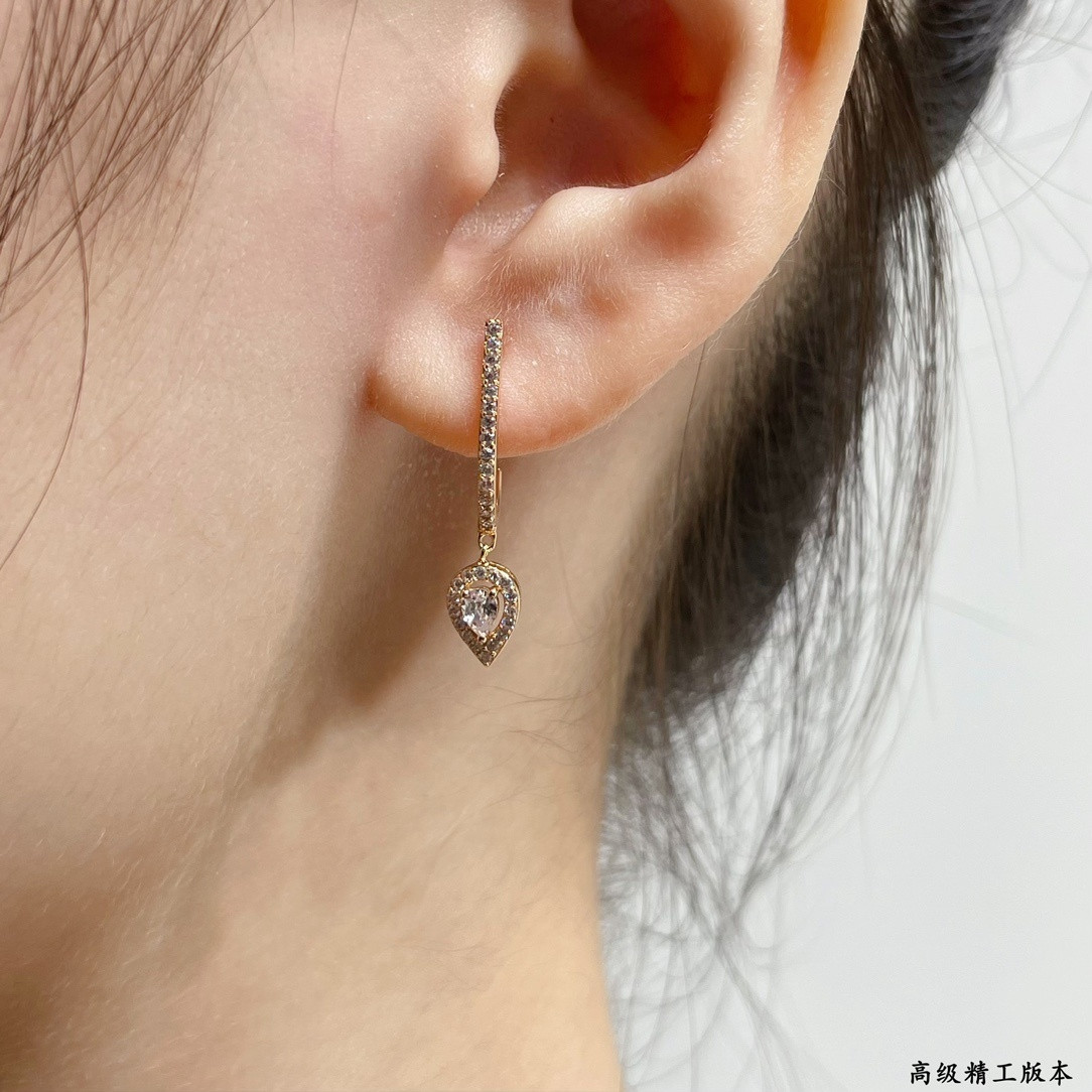 Mes1kaa waterdrop earrings