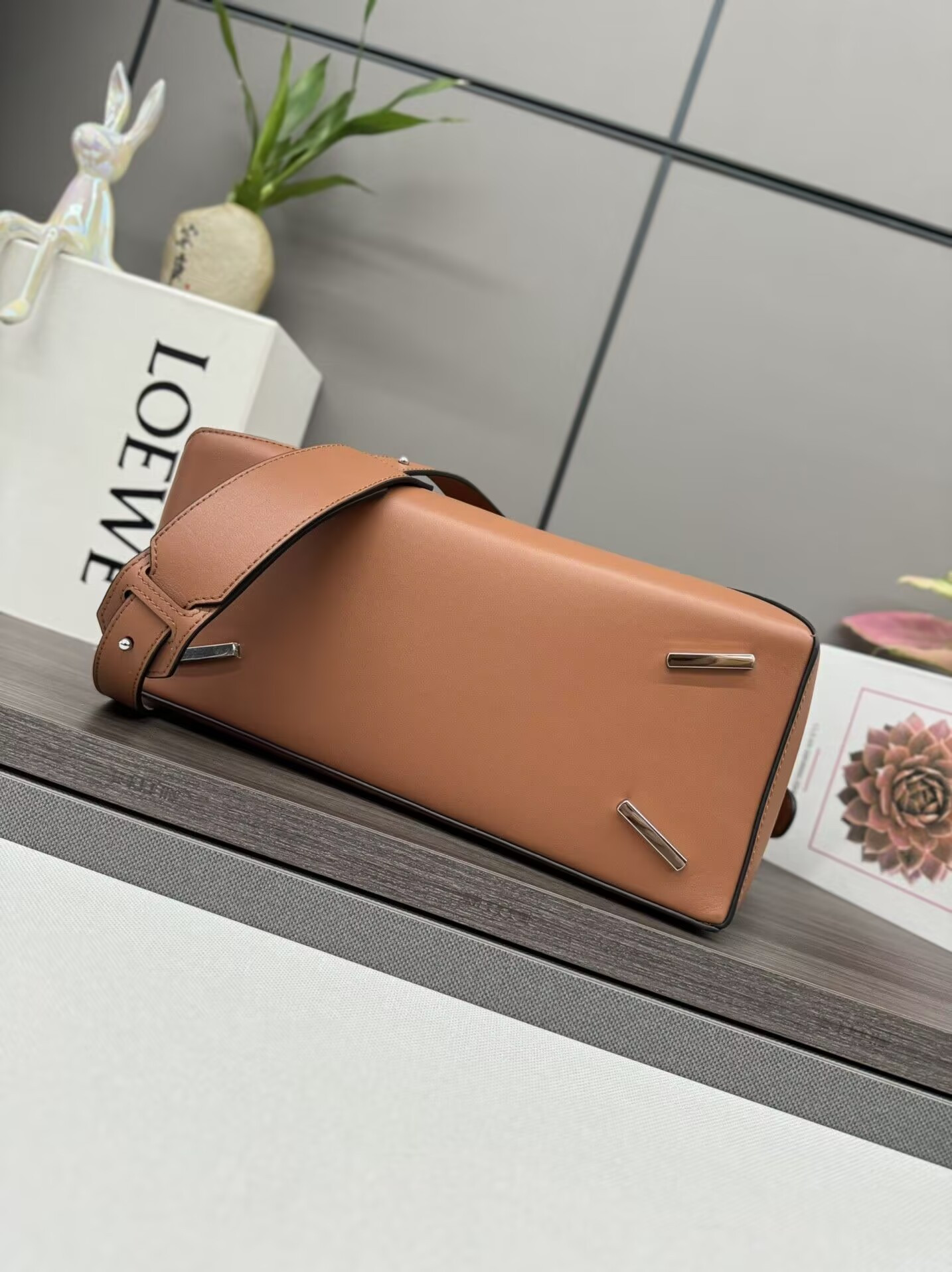 L0ew* large puzzle edge bag in classic calfskin 21.5x33x14.7cm