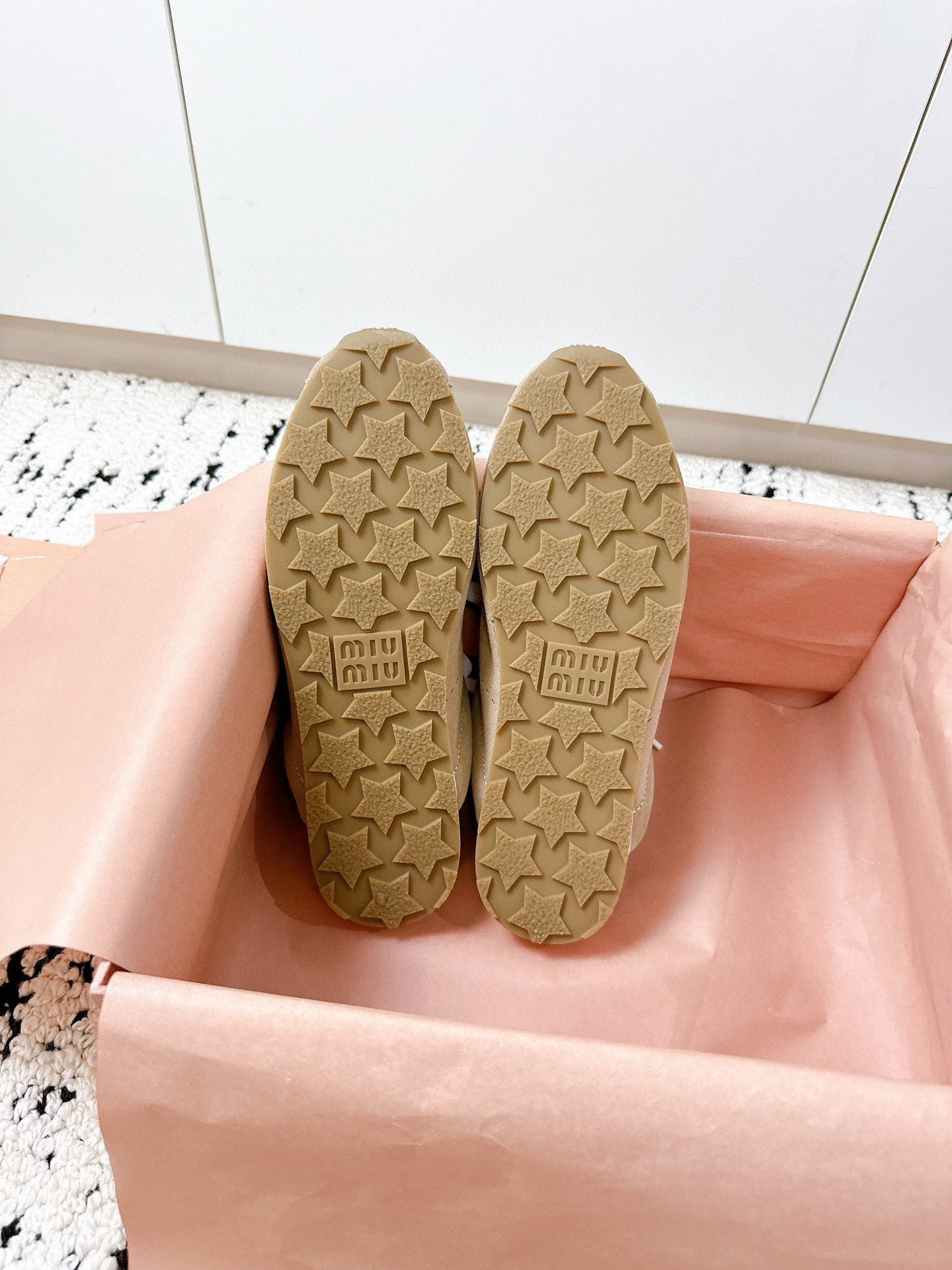 ua M1v M1v plume suede mules