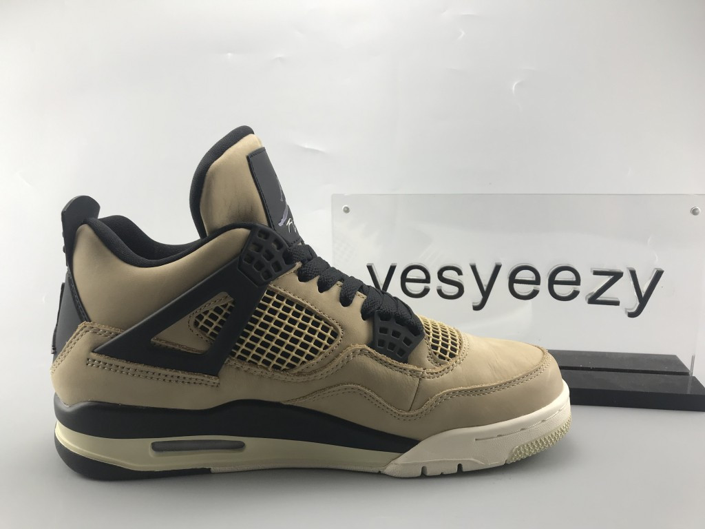 UA AIR JORDAN WMNS AIR JORDAN 4 RETRO "MUSHROOM"