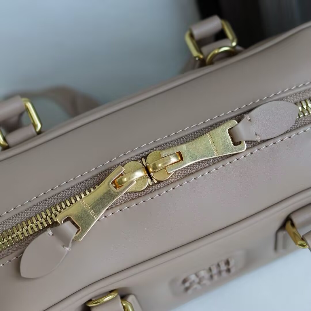 M1v M1v arcadie leather bag 10.5x22x7.5cm