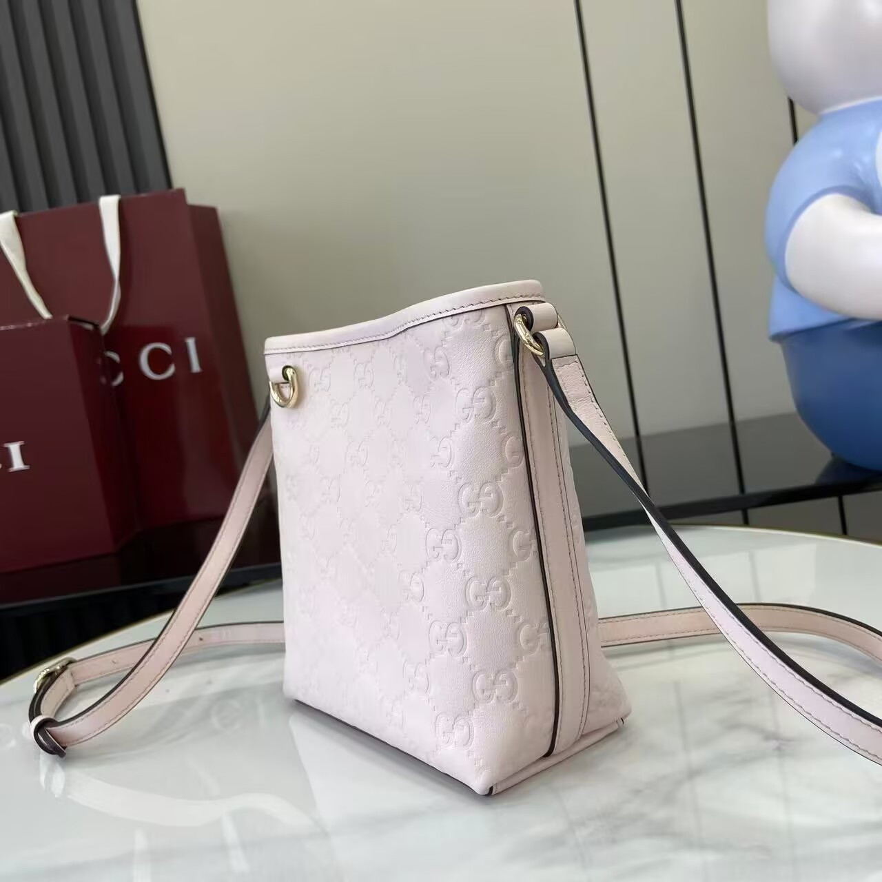Gvc*1 GG Emblem Nano Bucket Bag 15x18x8cm