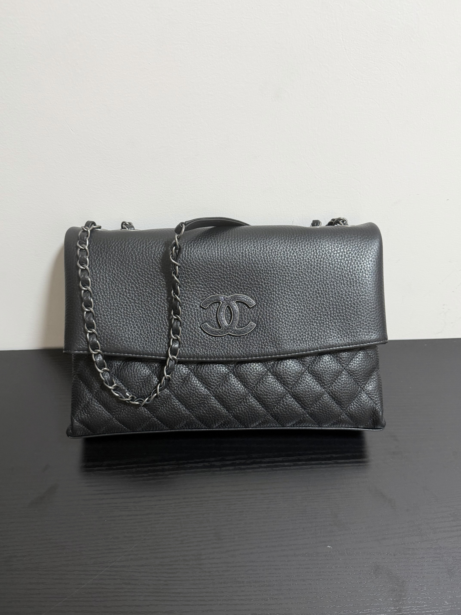Ch**el hampton flap handbag as7095 32x19x7.5cm