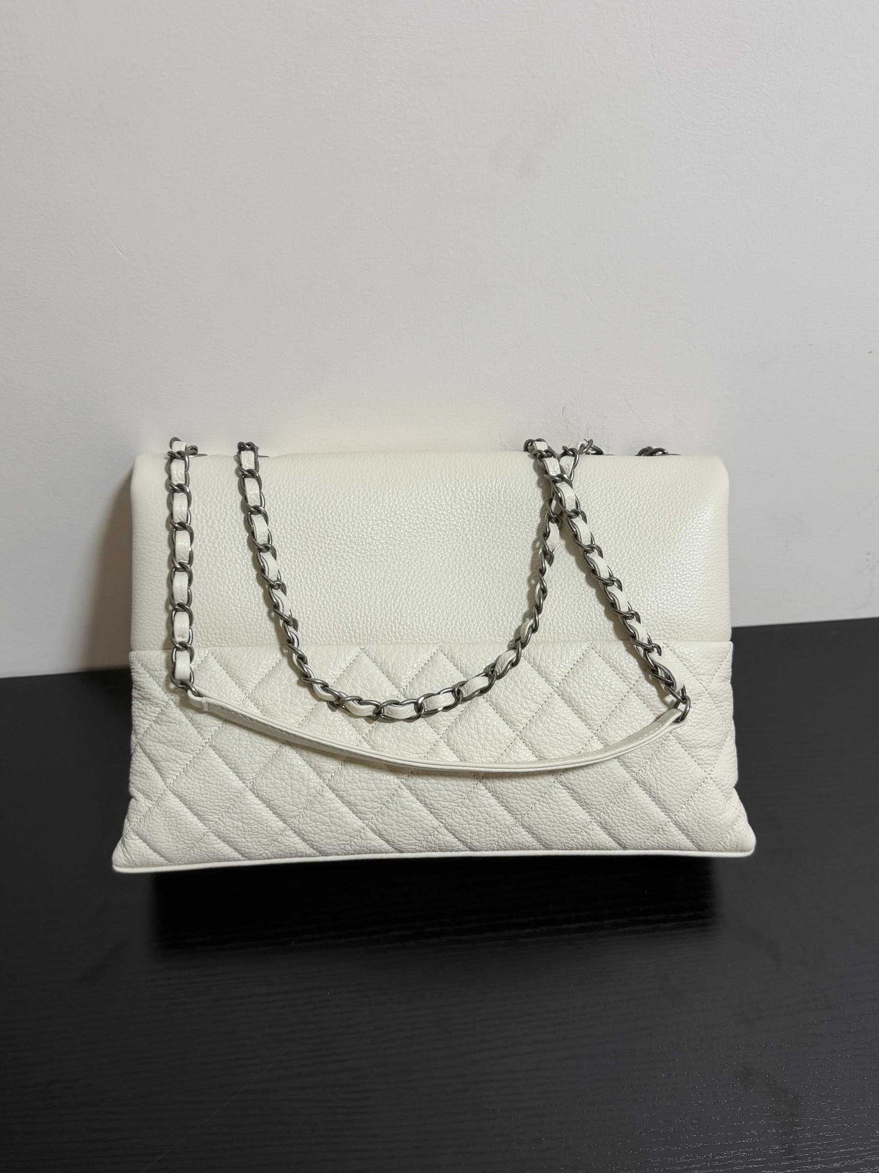 Ch**el hampton flap handbag as7095 32x19x7.5cm