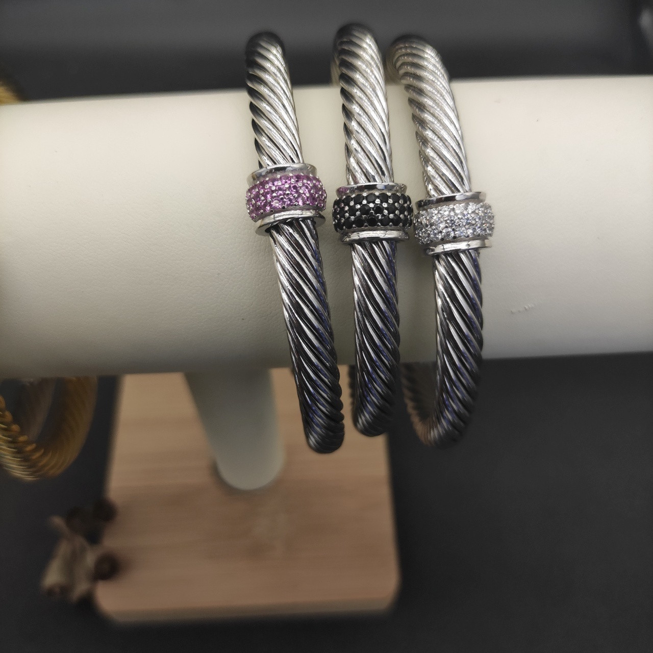 dau1d Yvrm*n 7mm round beads bracelet (wrist circumference 16-20cm)