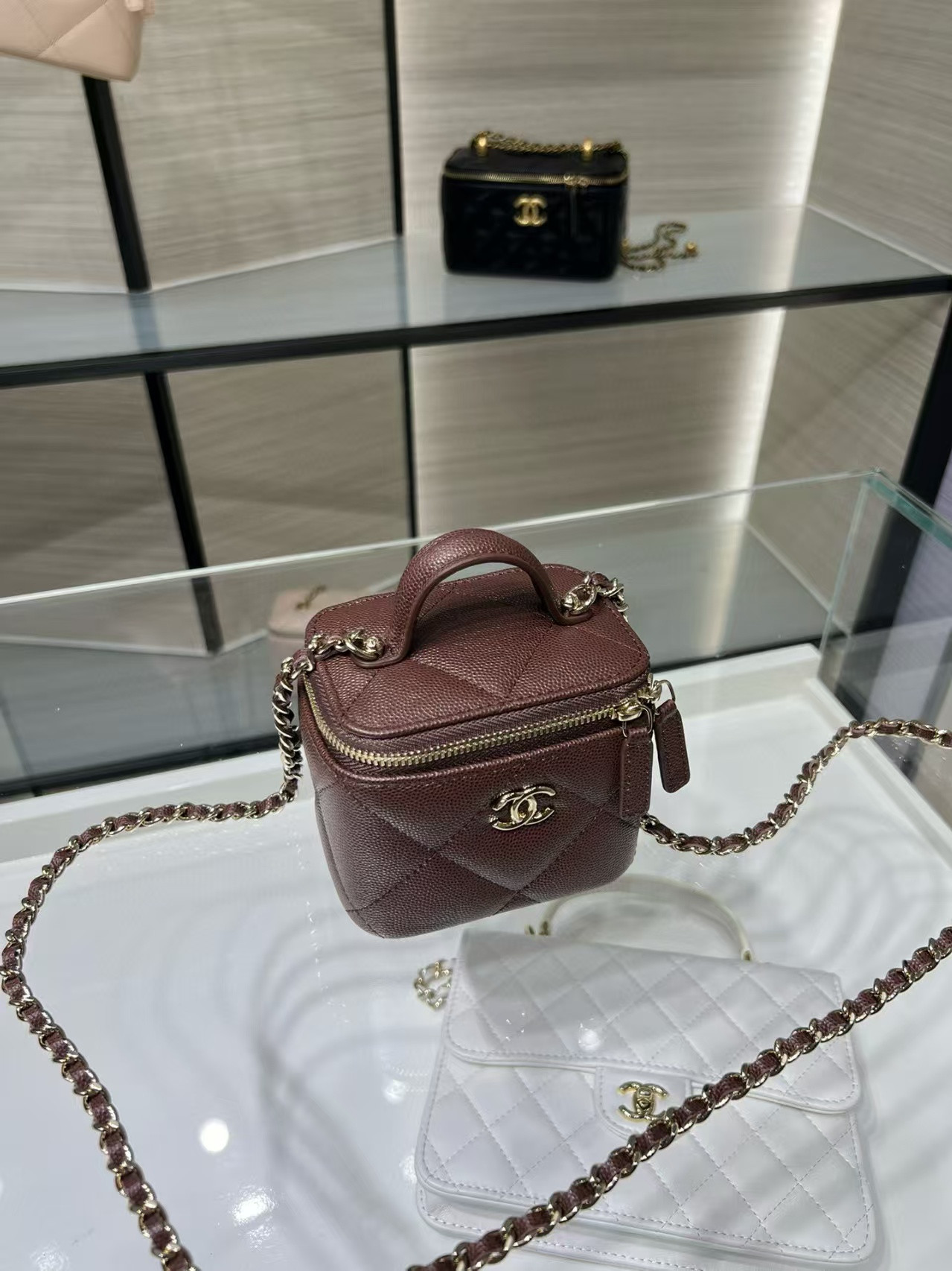 Ch**el classic top handle vanity case with chain 10x7x9cm