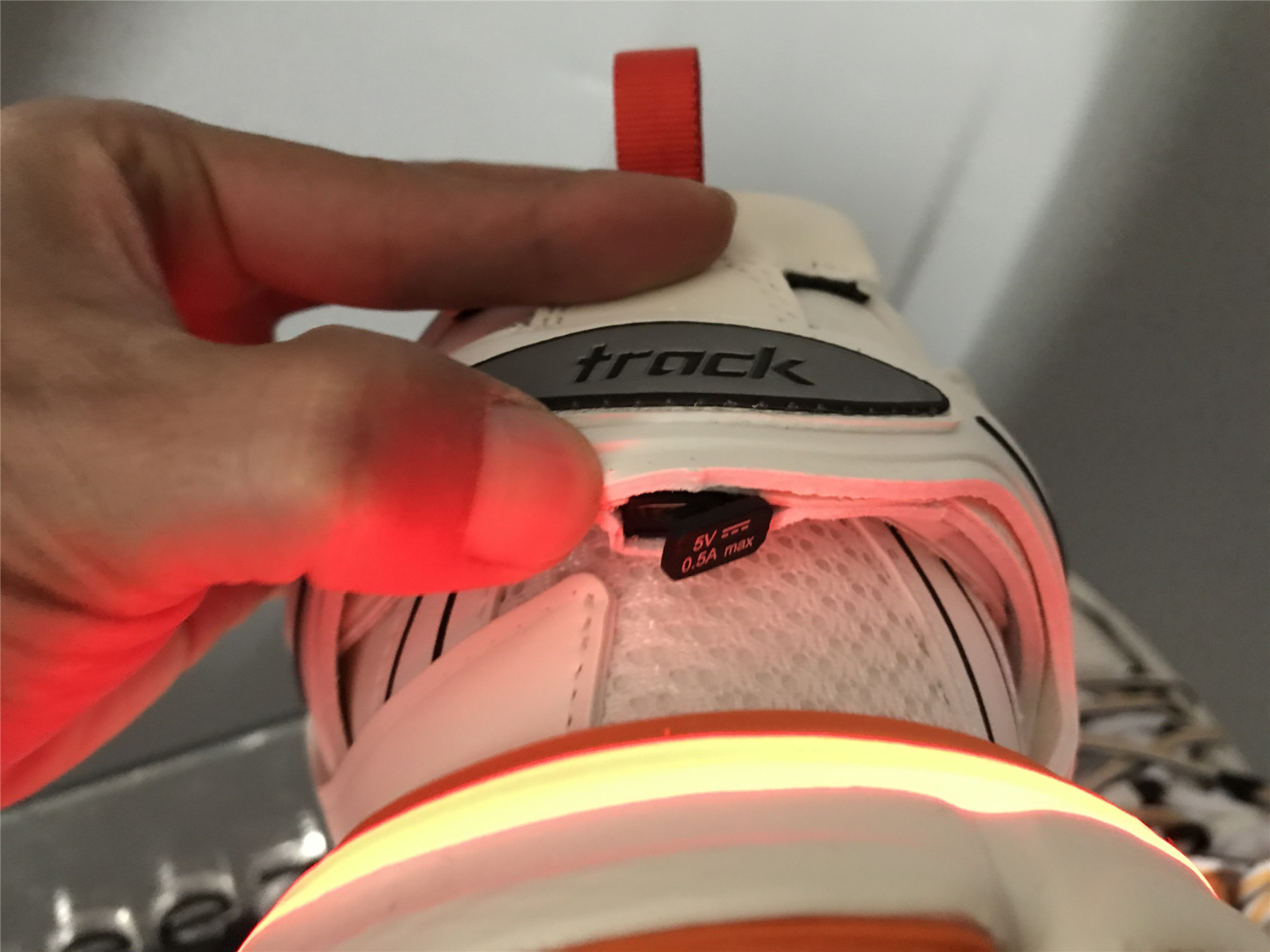 UA TRACK TRAINER
