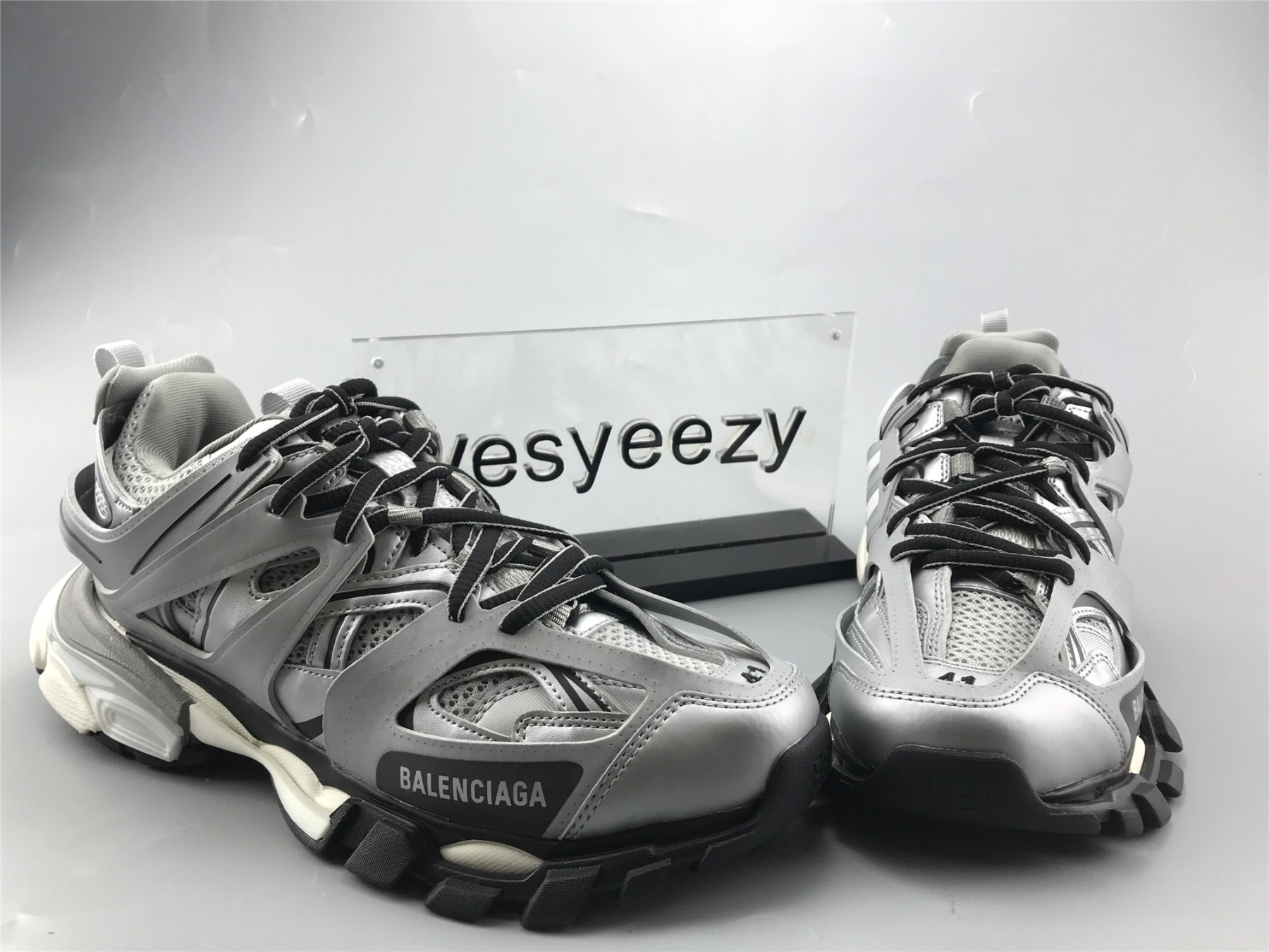 UA TRACK SNEAKER IN BLACK AND SILVER MESH AND NYLON