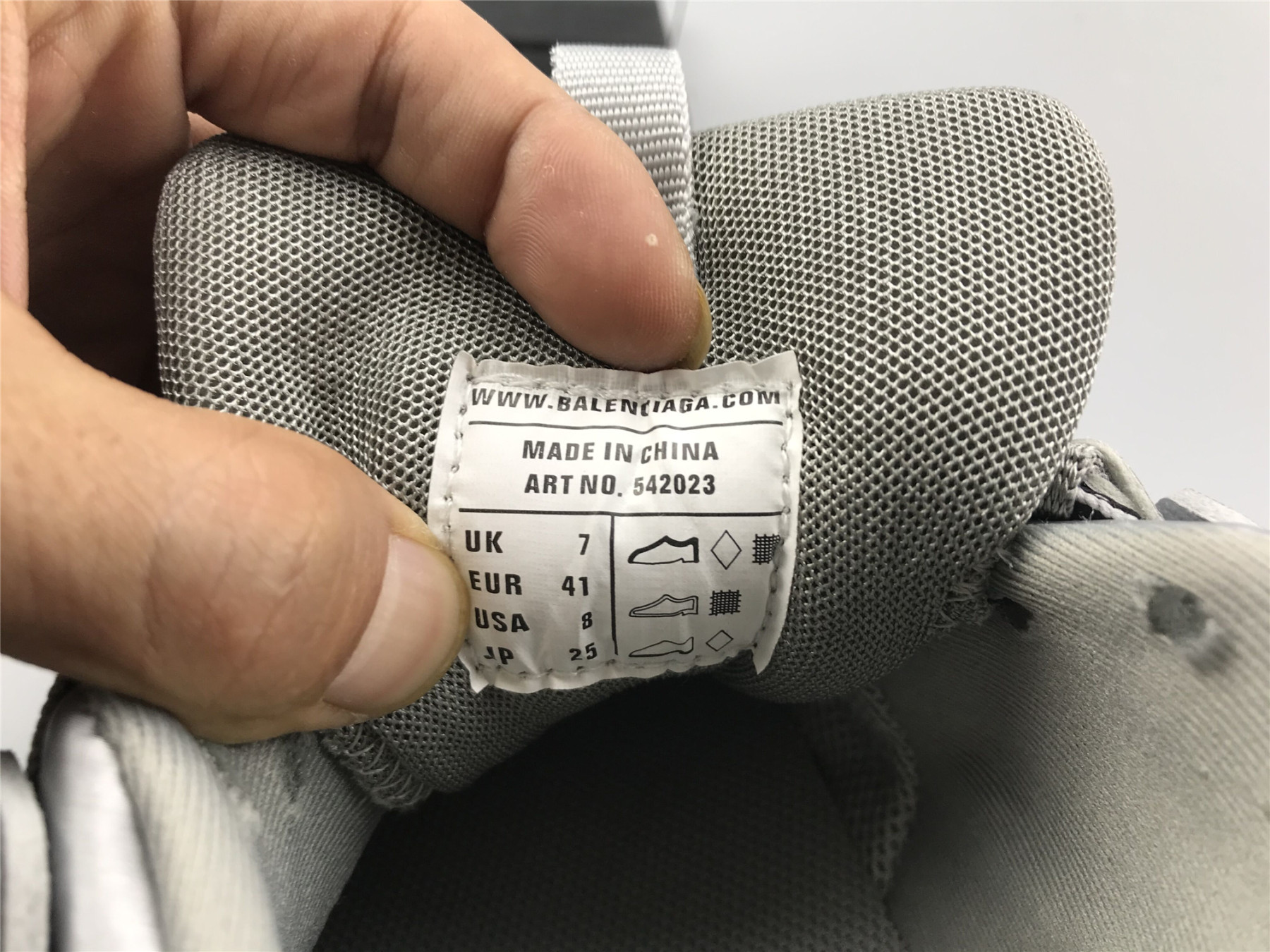 UA TRACK SNEAKER IN BLACK AND SILVER MESH AND NYLON