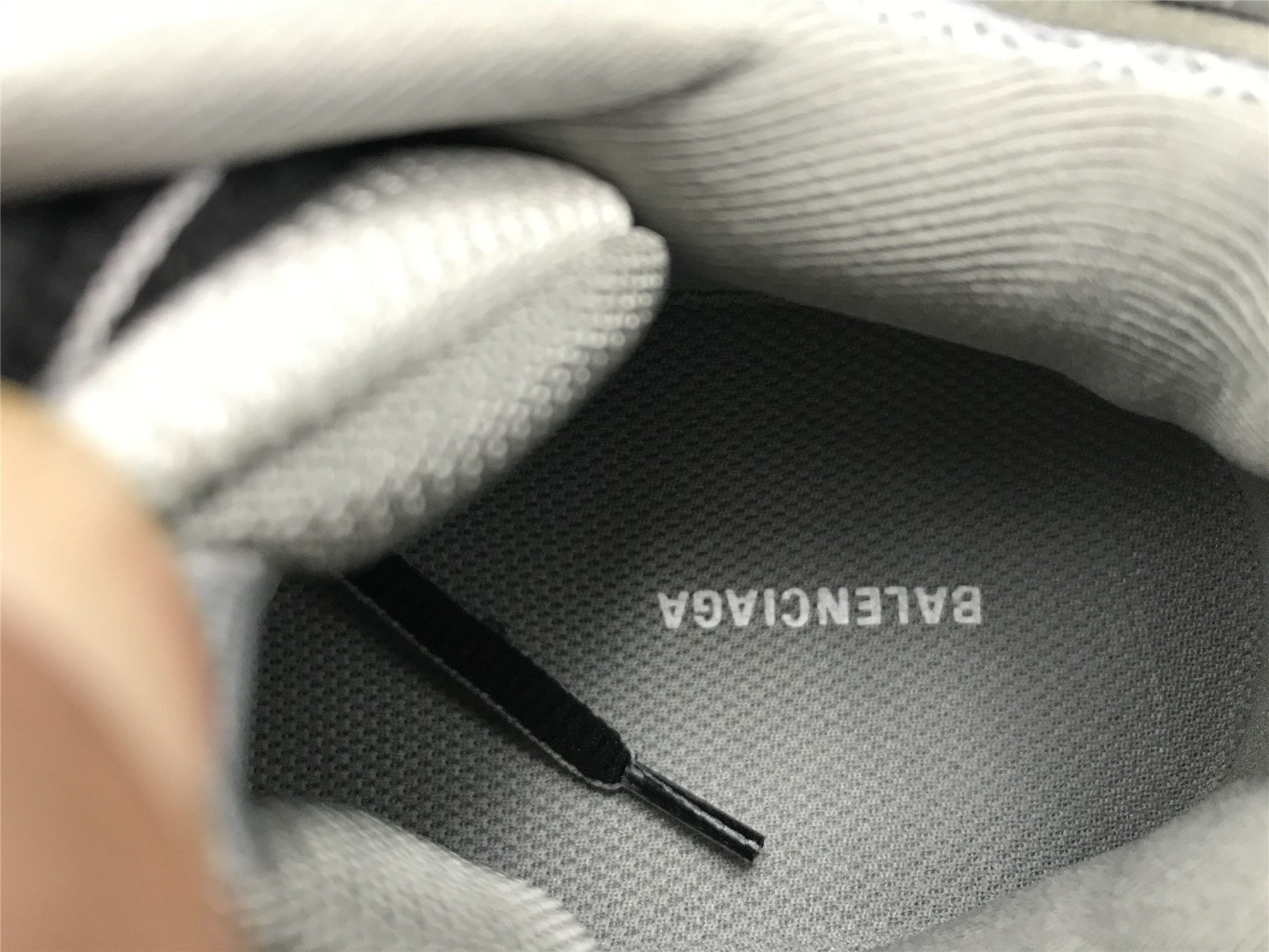 UA TRACK SNEAKER IN BLACK AND SILVER MESH AND NYLON