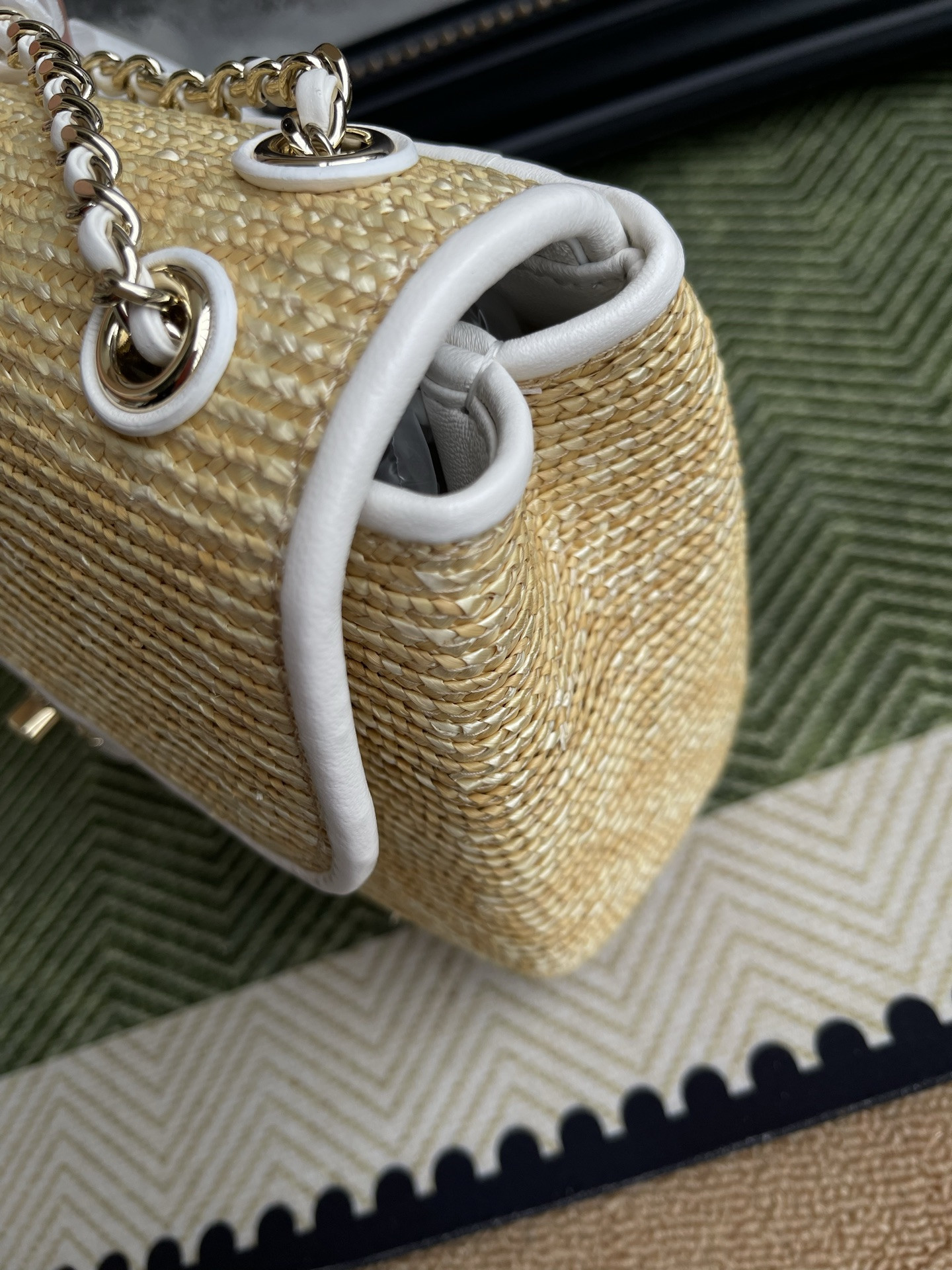 Ch**el flap bag as6017 23x14.5x6cm