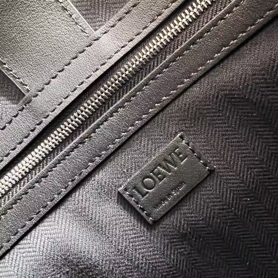 L0ew* Buckle Horizontal Tote in classic calfskin 38.7×9.2×32.9cm