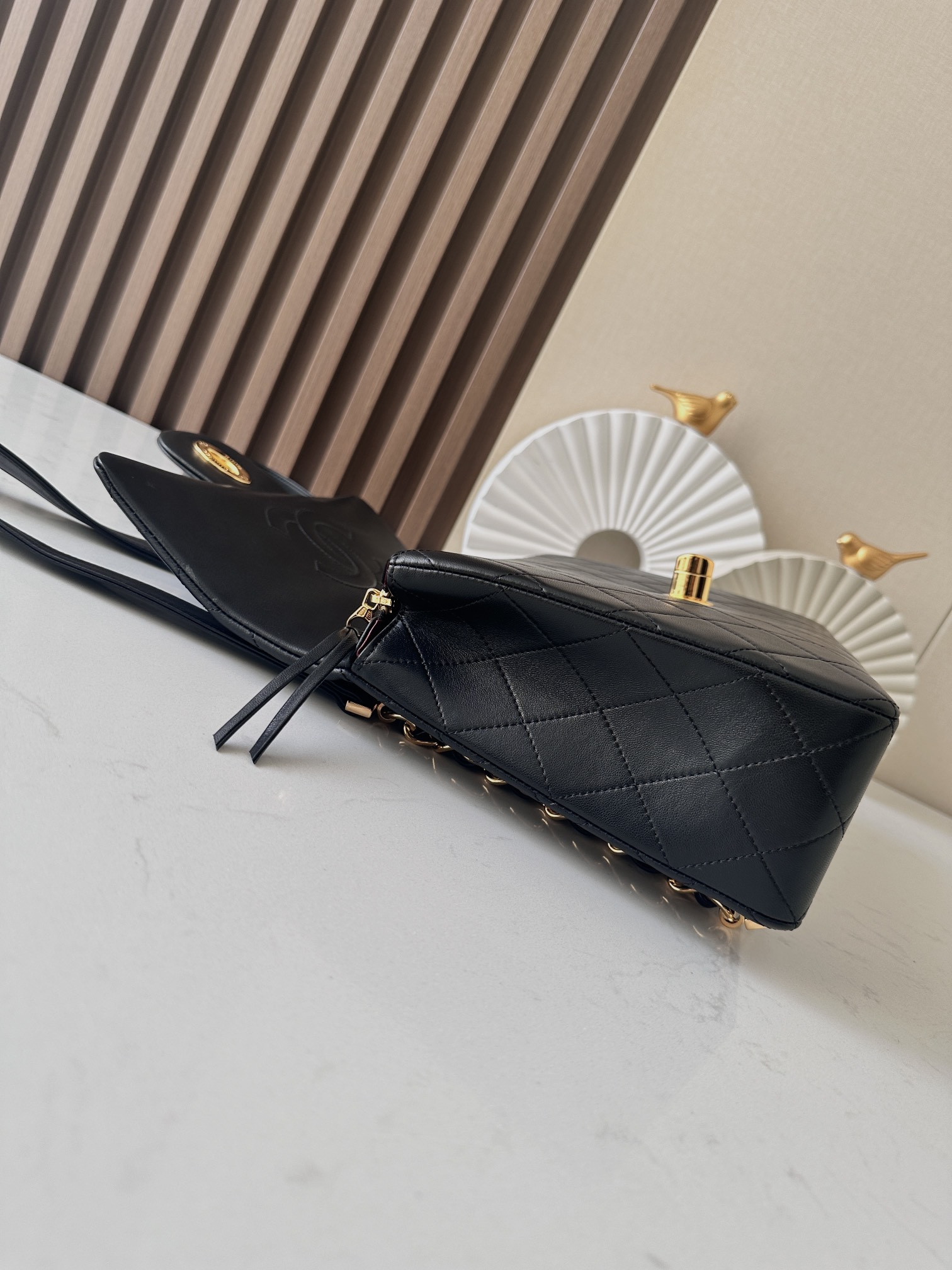 Ch**el flap backpack as2219 30x21x8cm