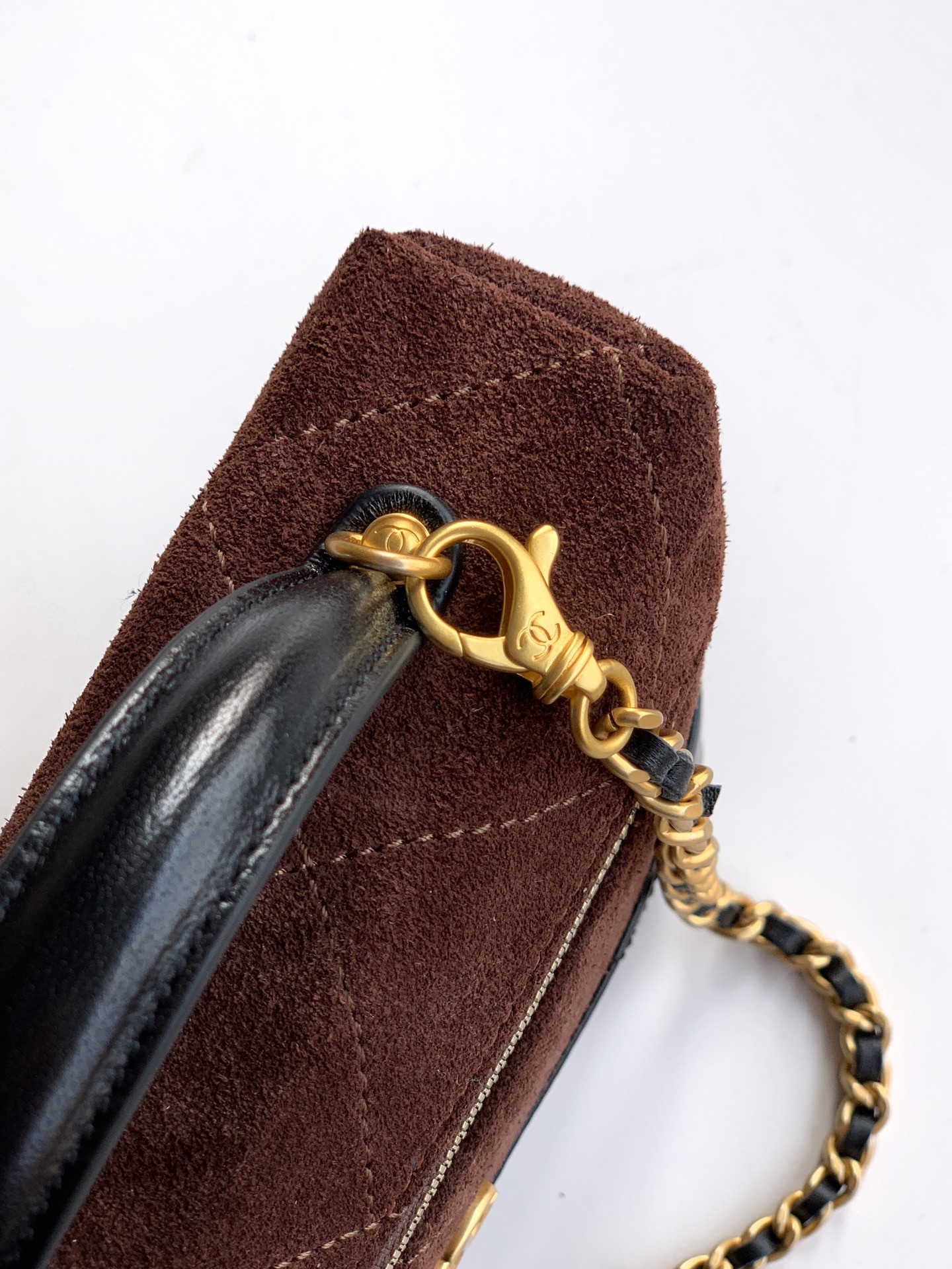 Ch**el vanity with chain ap5186 17x19.5x5cm