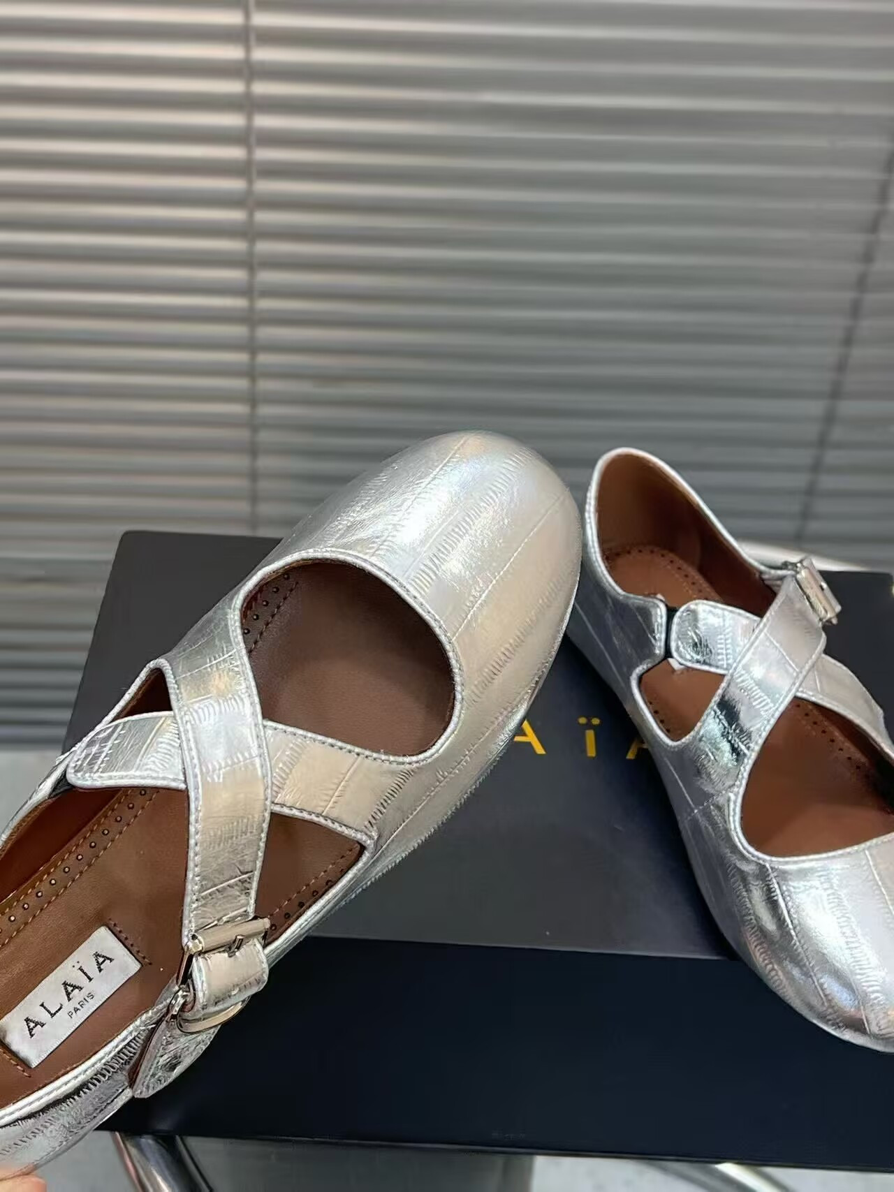 UA A1a1a CRISS CROSS BALLET FLATS