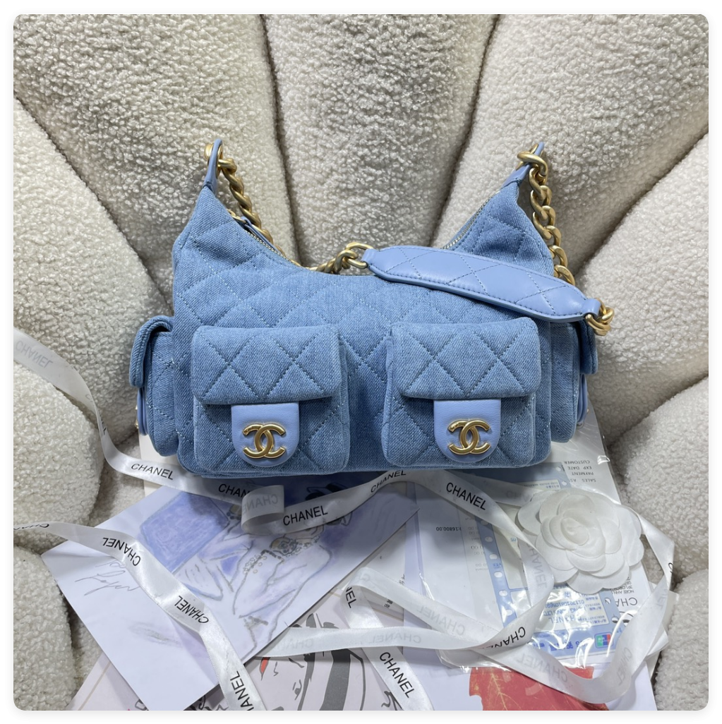 ch**el cruise 2024/25 large hobo bag washed De*1m & gold-tone metal blue  22x 31x 15cm
