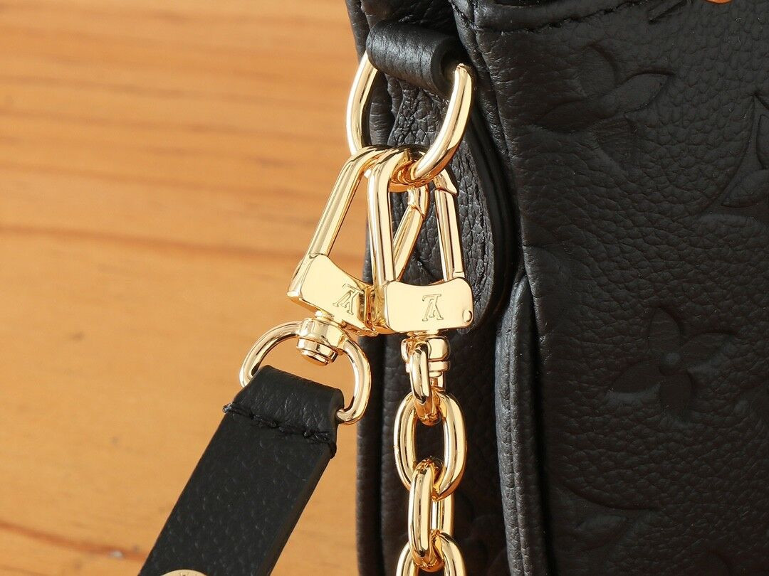 LV Pochette Liv M83301 24.5x13.5x6.5cm