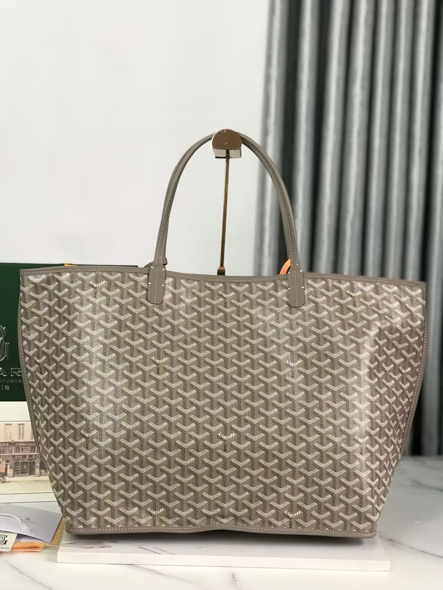G09ard anjou gm bag 39x32x19cm