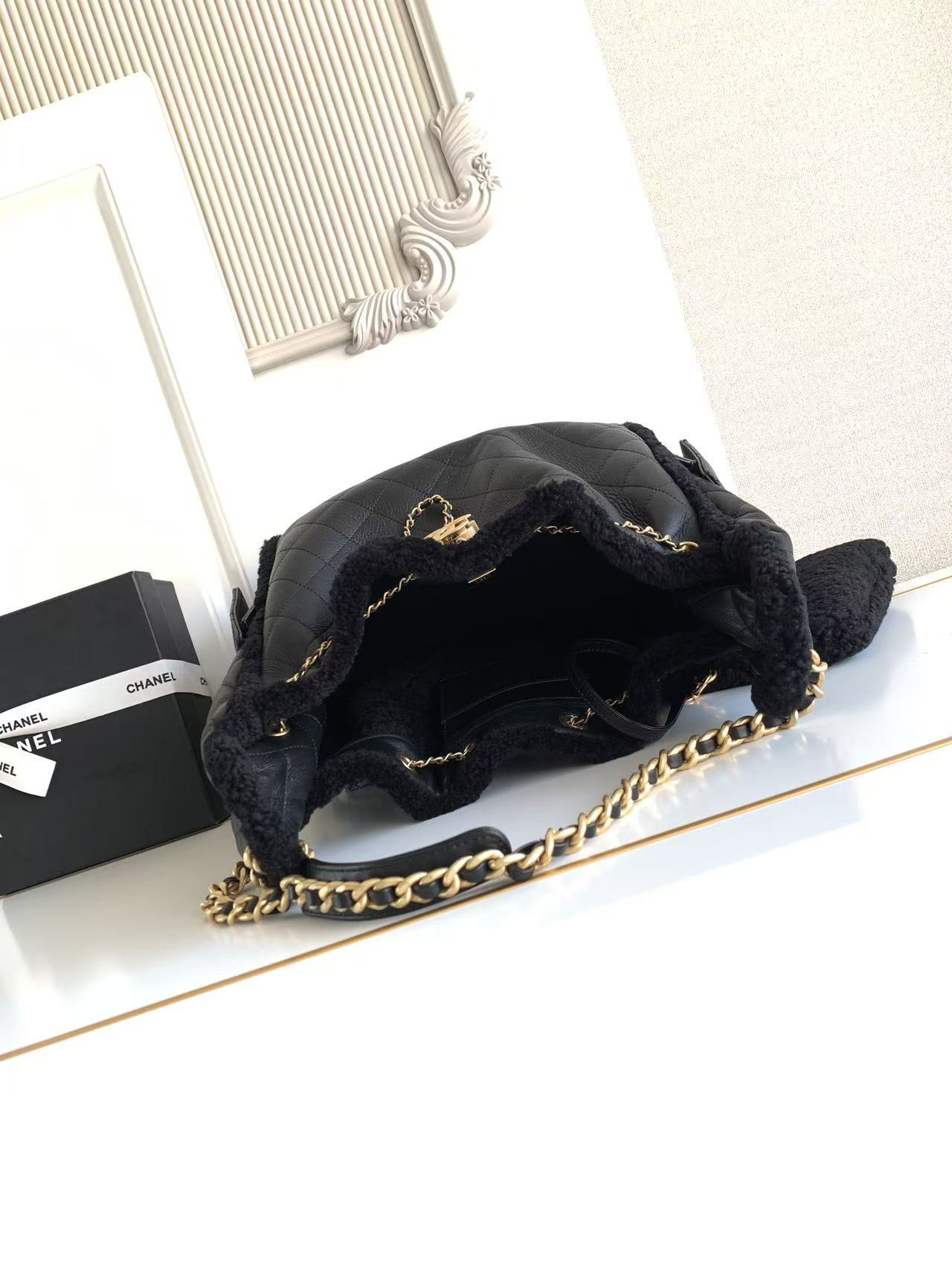 Ch**el 25c bucket bag 40x30x15cm
