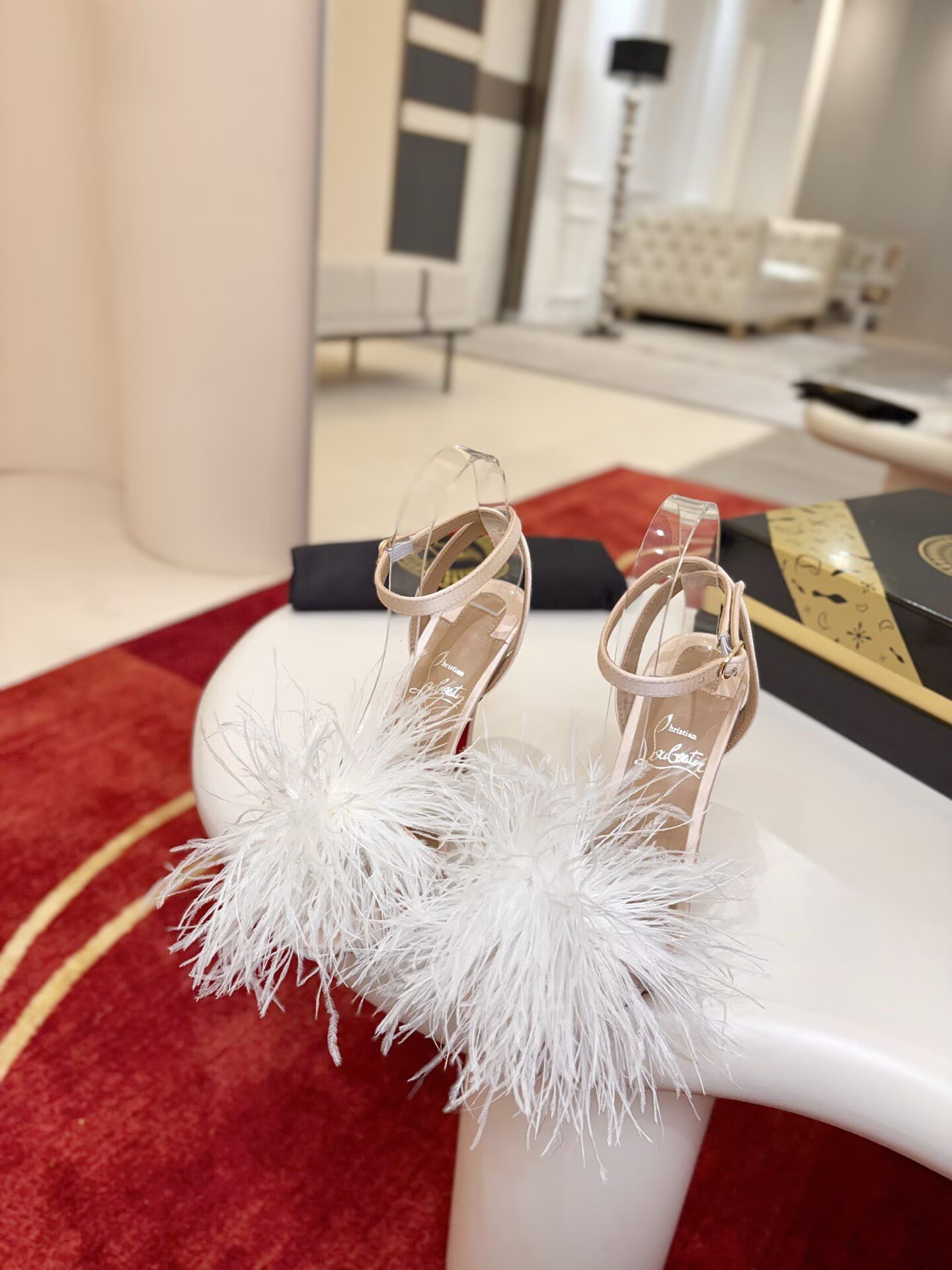 ua Chr1st1an louboutin patapompom sandals