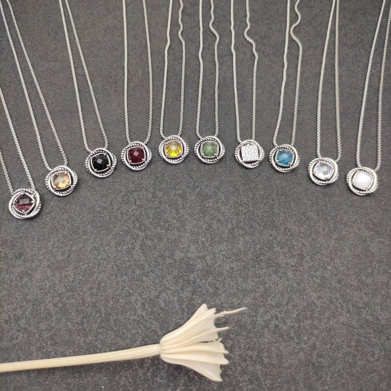 dau1d Yvrm*n square d1am0nd necklace(main stone 7mm, chain thickness 1.5mm, length 45+5cm delay chain)