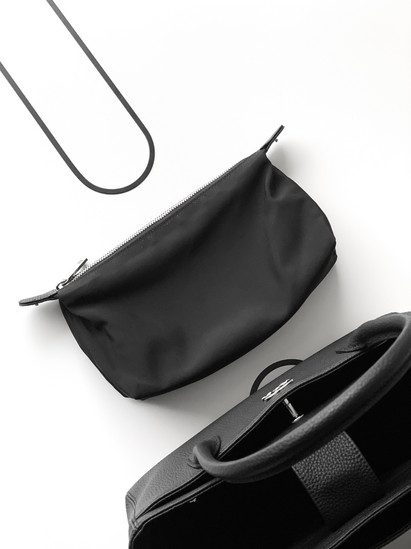Ch**el executive cerf tote 32x17.5x13cm