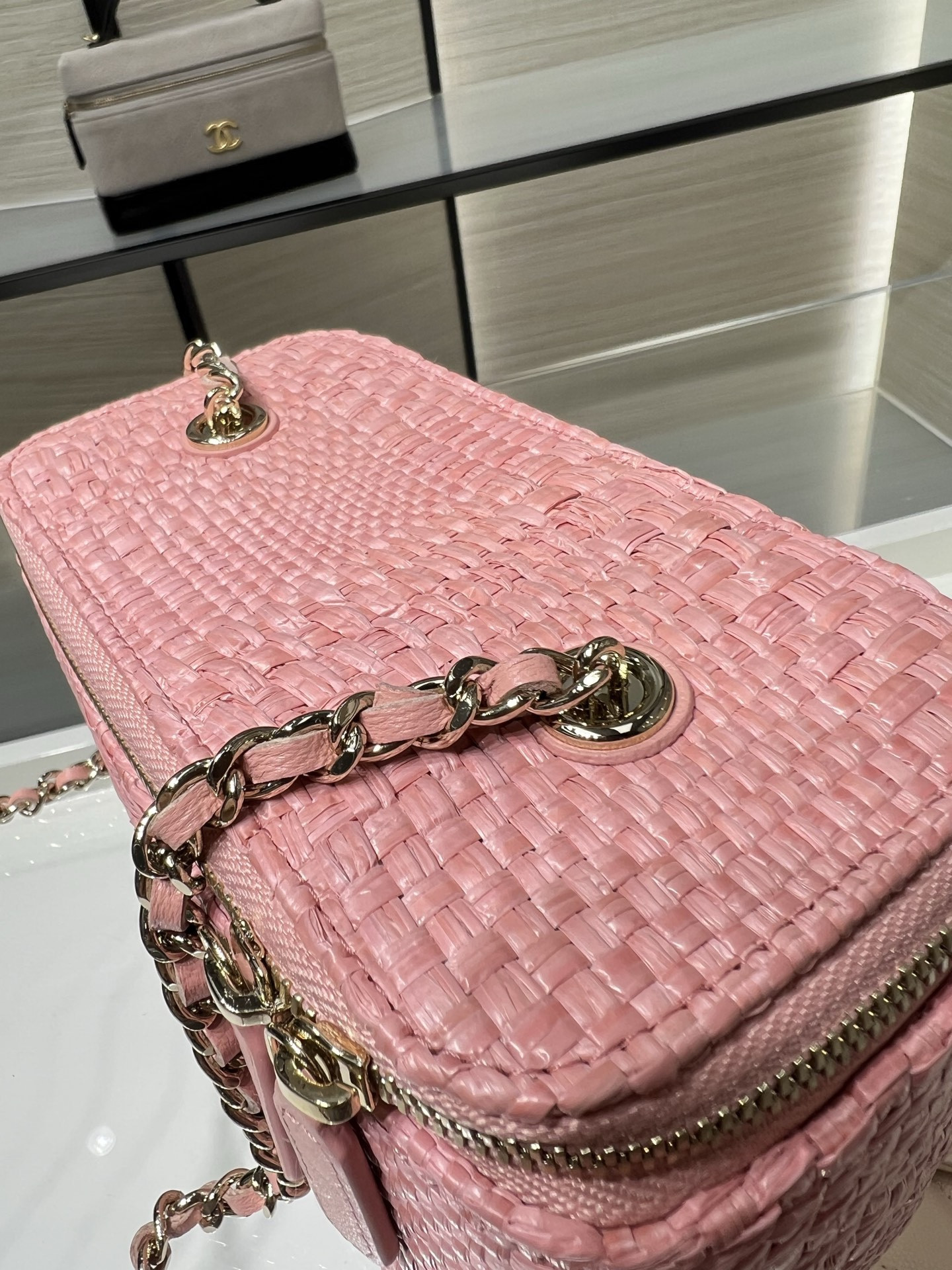 Ch**el classic long vanity with chain ap1341 10x16x8cm