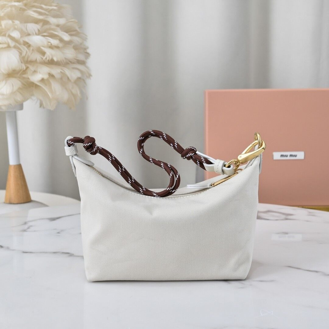 M1v M1v gabardine pouch 14x18.5x10cm
