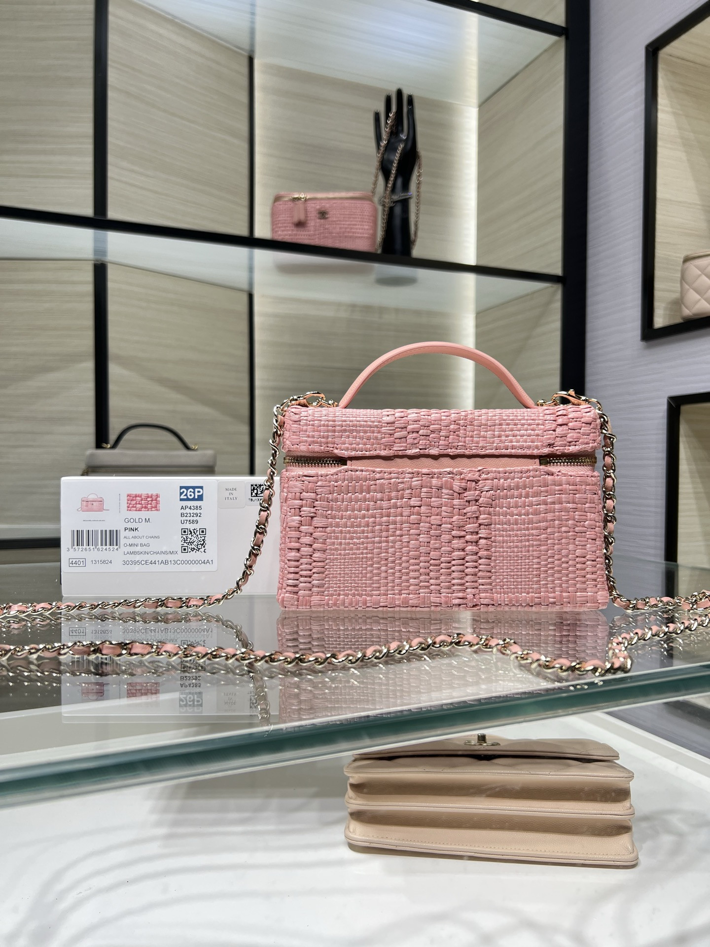Ch**el classic vanity with chain handbag ap4385 17x19.5x5cm
