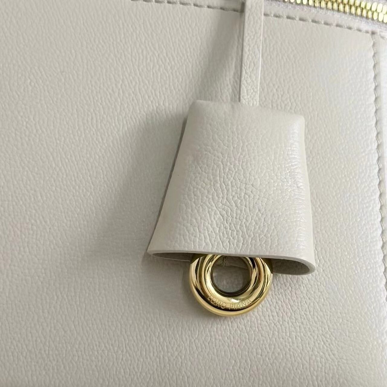 L0r0 P1ana extra pocket l27 16x27x10cm