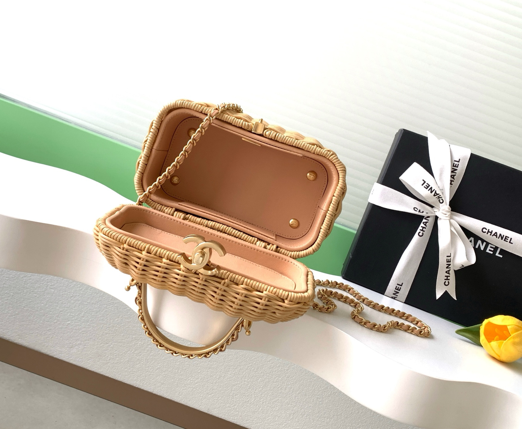 Ch**el vanity case 11.5x19.5x11cm