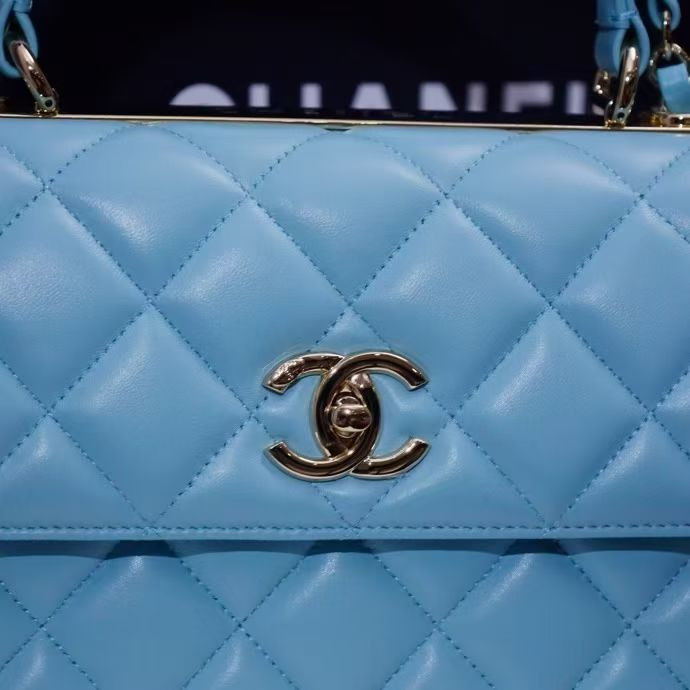 Ch**el flap bag with top handle 17x25x12cm