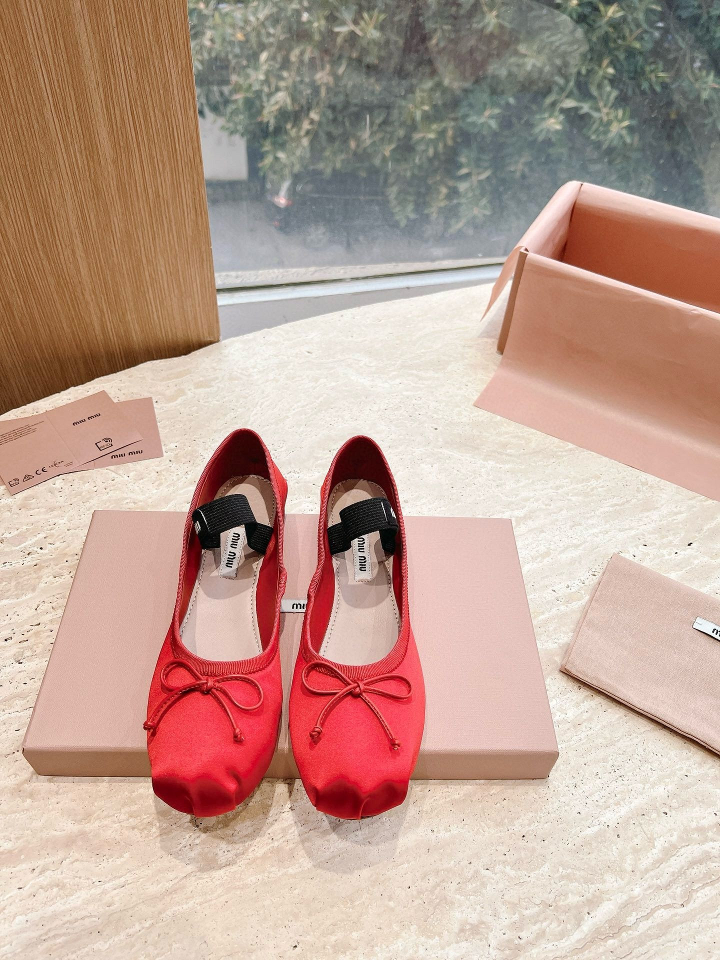 ua M1v M1v satin ballerinas