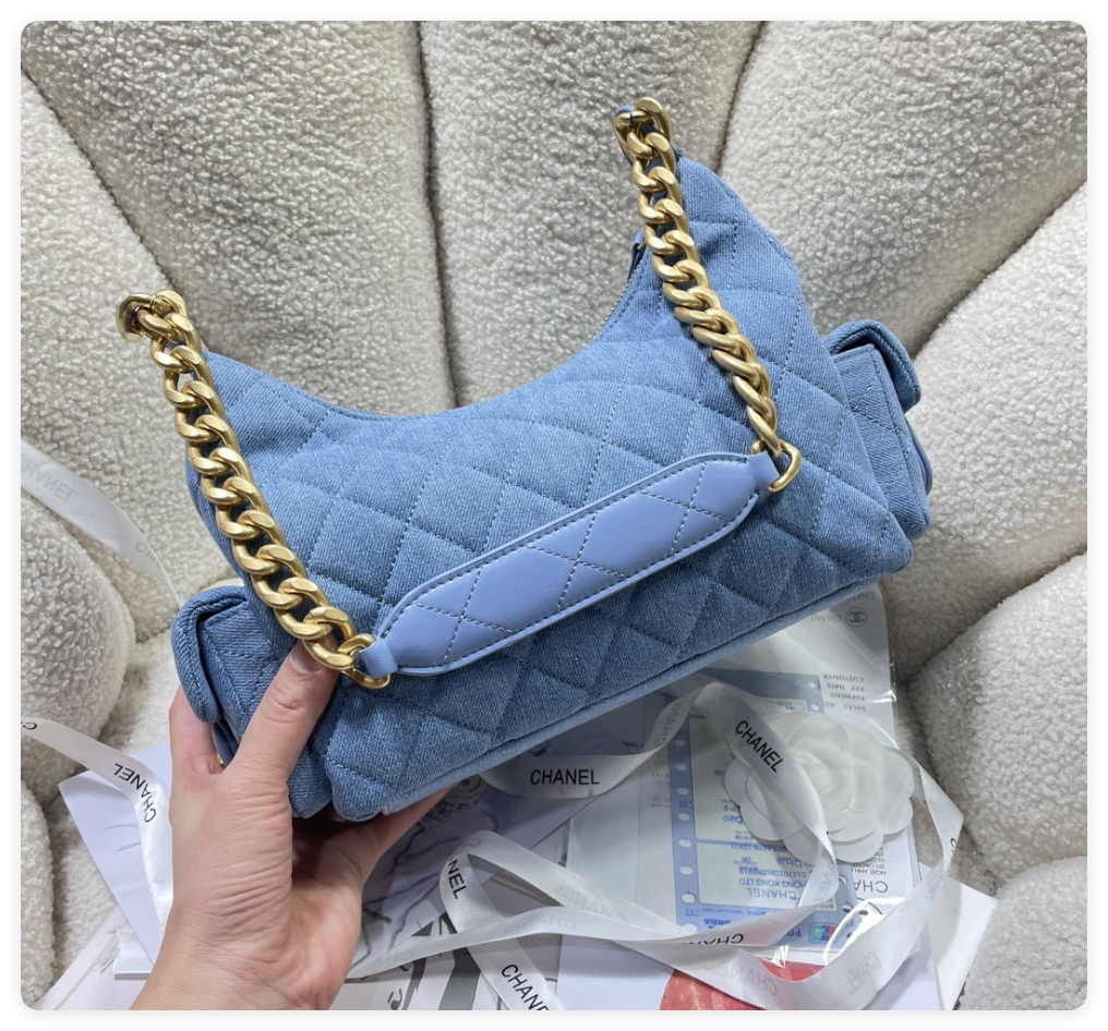 ch**el cruise 2024/25 large hobo bag washed De*1m & gold-tone metal blue  22x 31x 15cm