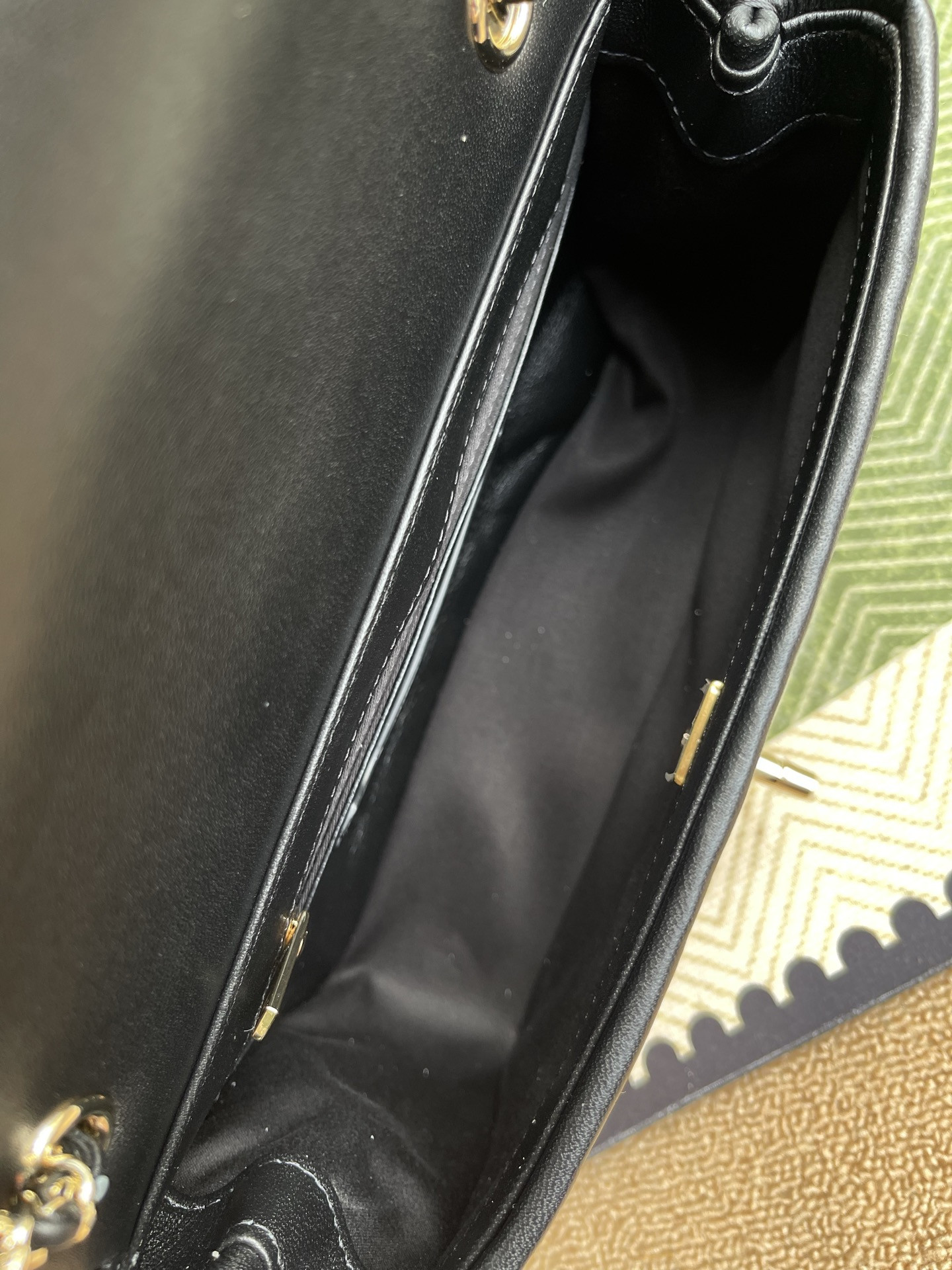 Ch**el flap bag as6017 23x14.5x6cm